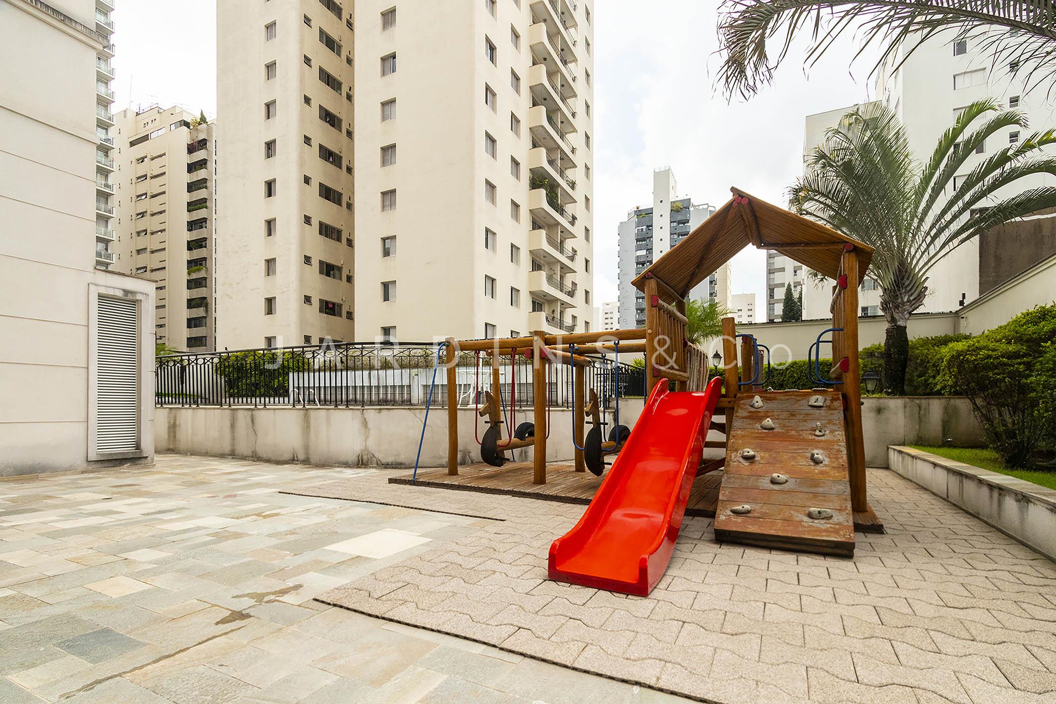 Apartamento no Moema Pássaros