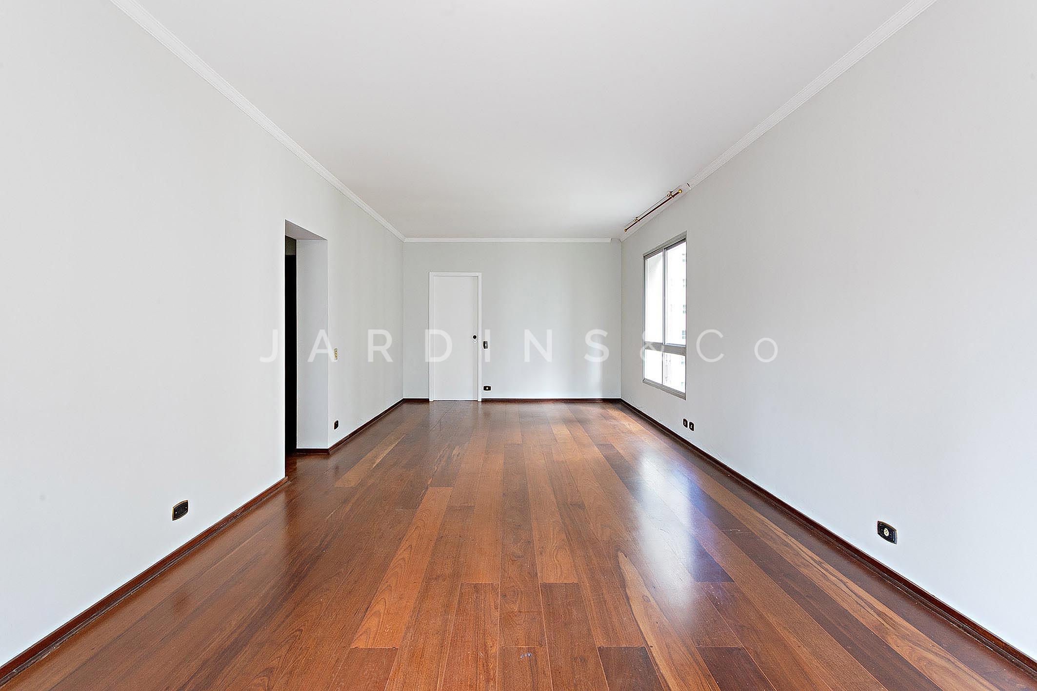 Apartamento no Moema Pássaros