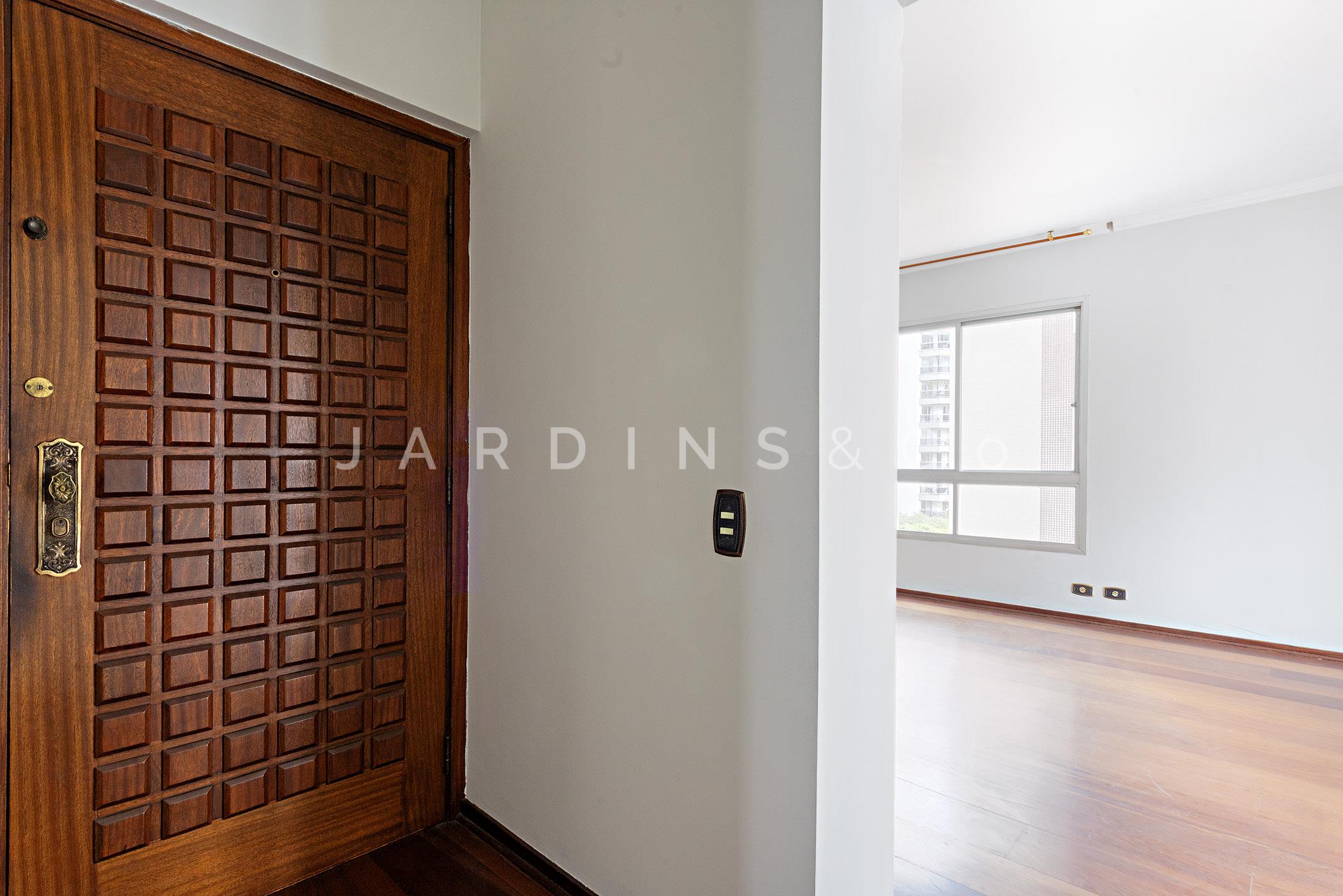 Apartamento no Moema Pássaros
