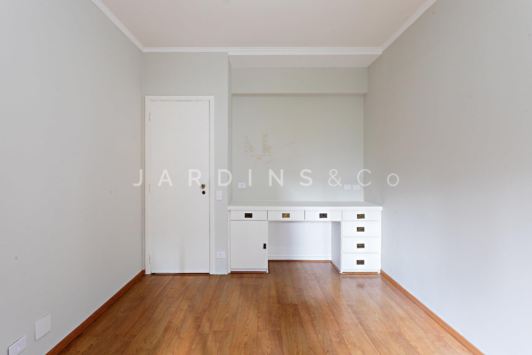 Apartamento no Moema Pássaros