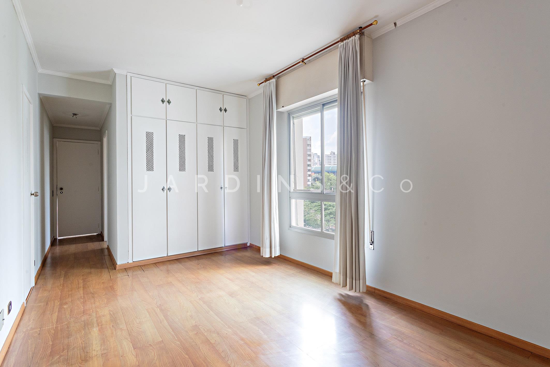 Apartamento no Moema Pássaros