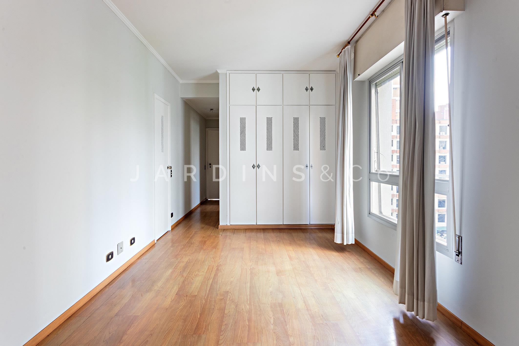 Apartamento no Moema Pássaros