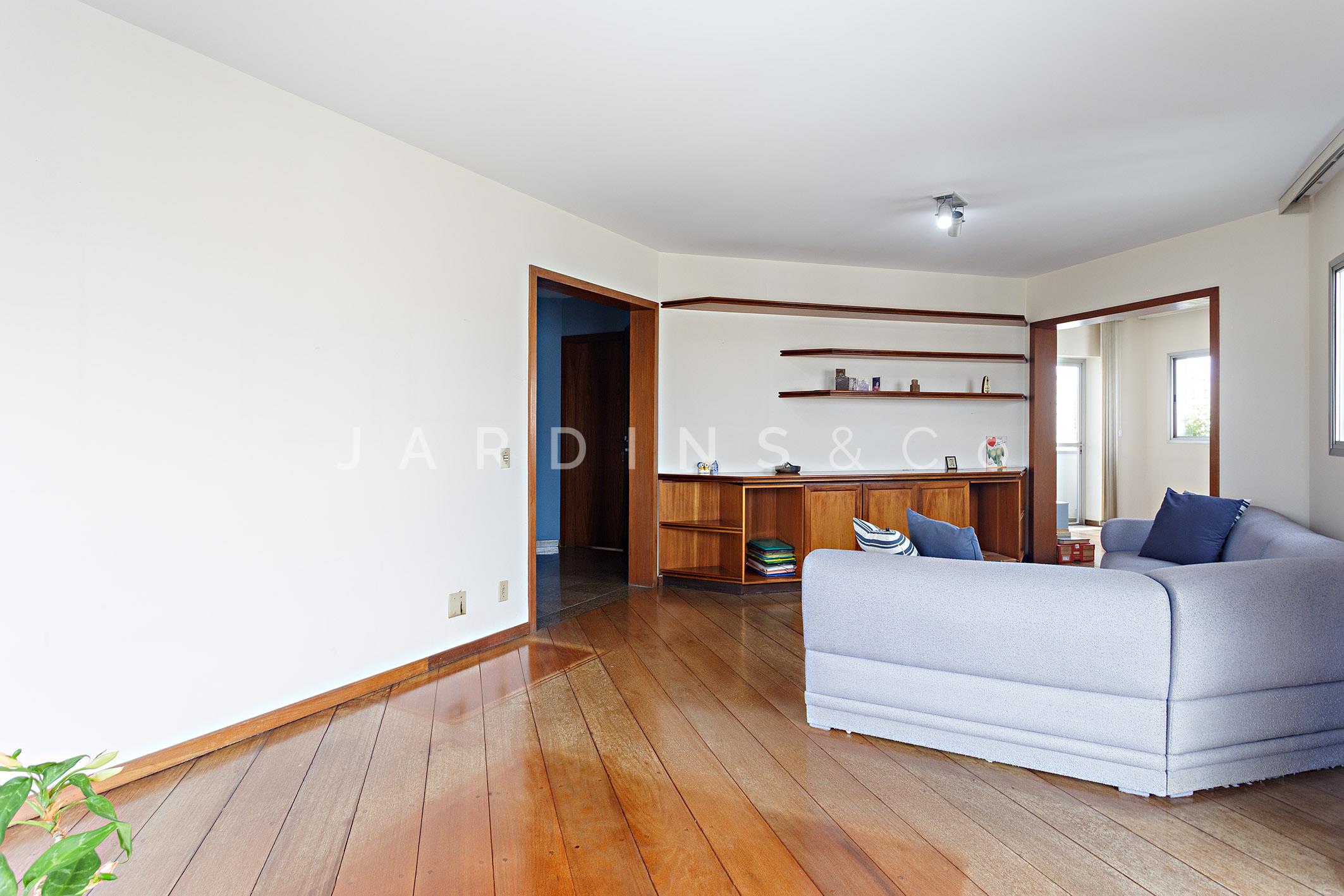 Apartamento no Moema Pássaros