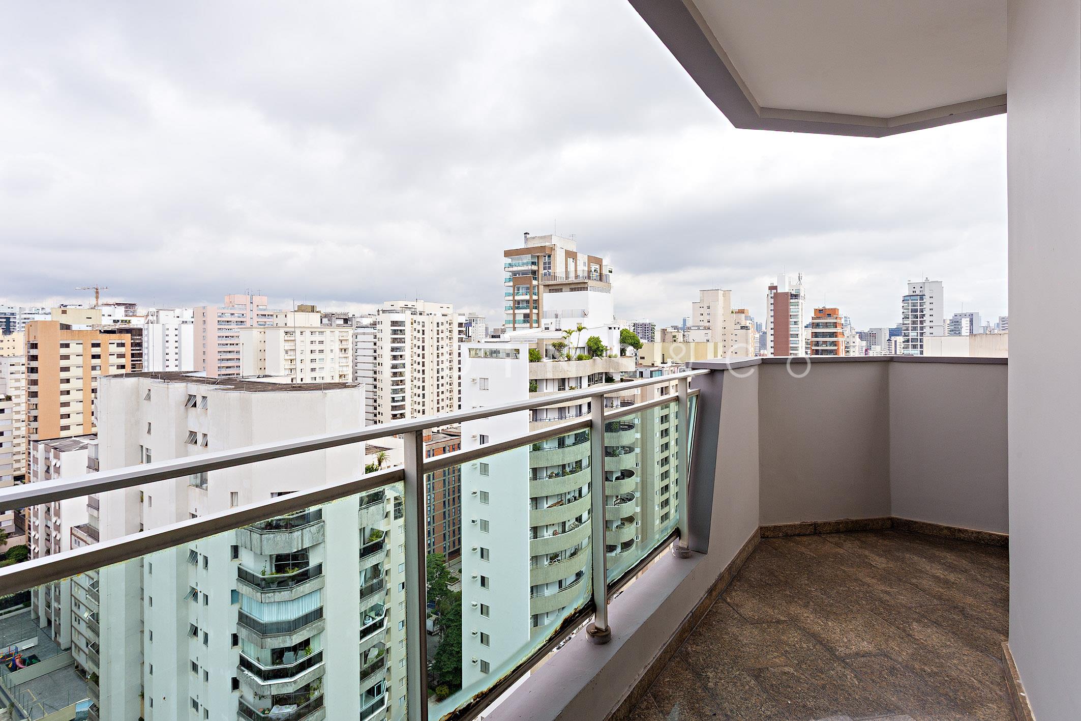 Apartamento no Moema Pássaros