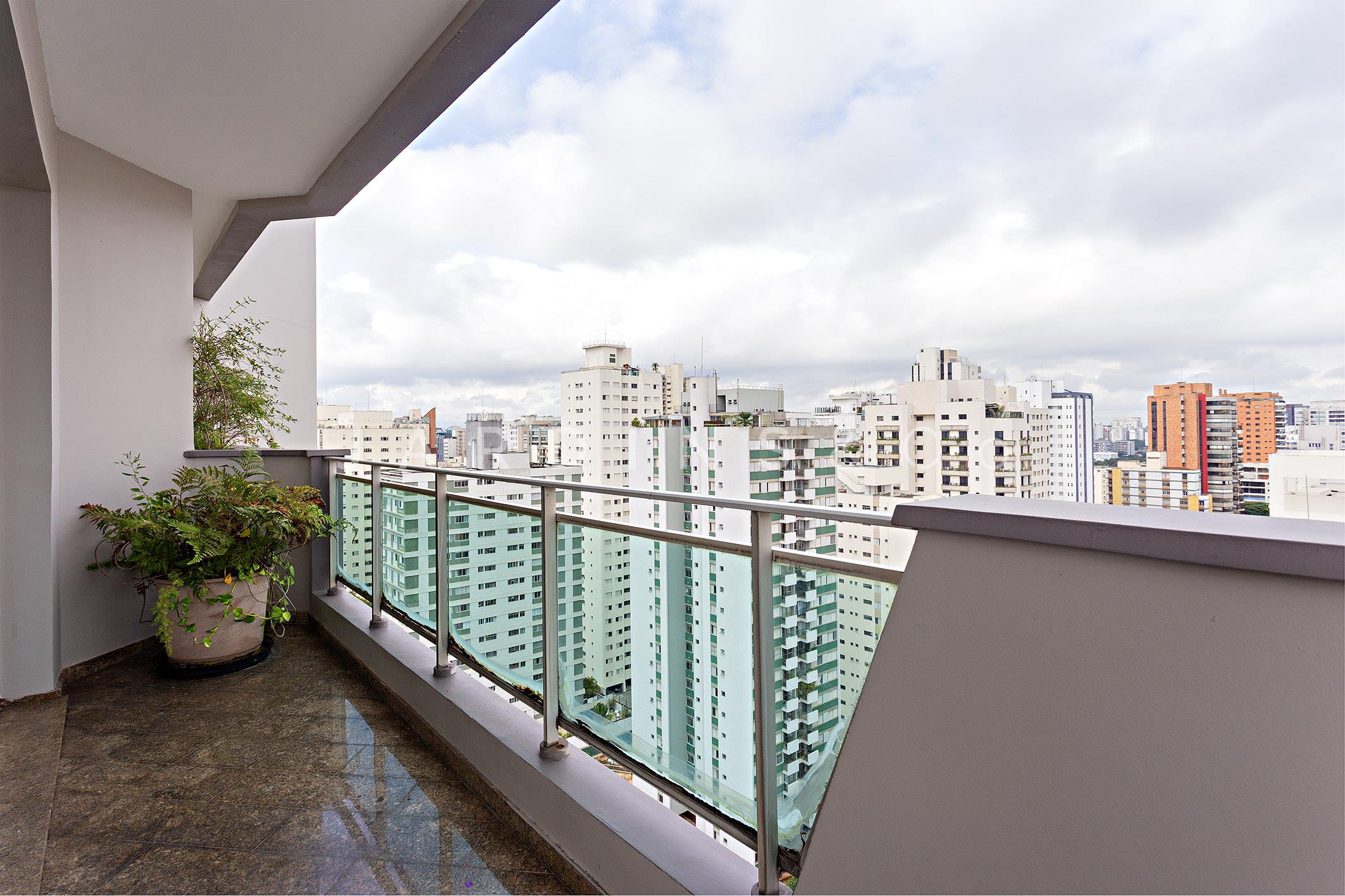 Apartamento no Moema Pássaros