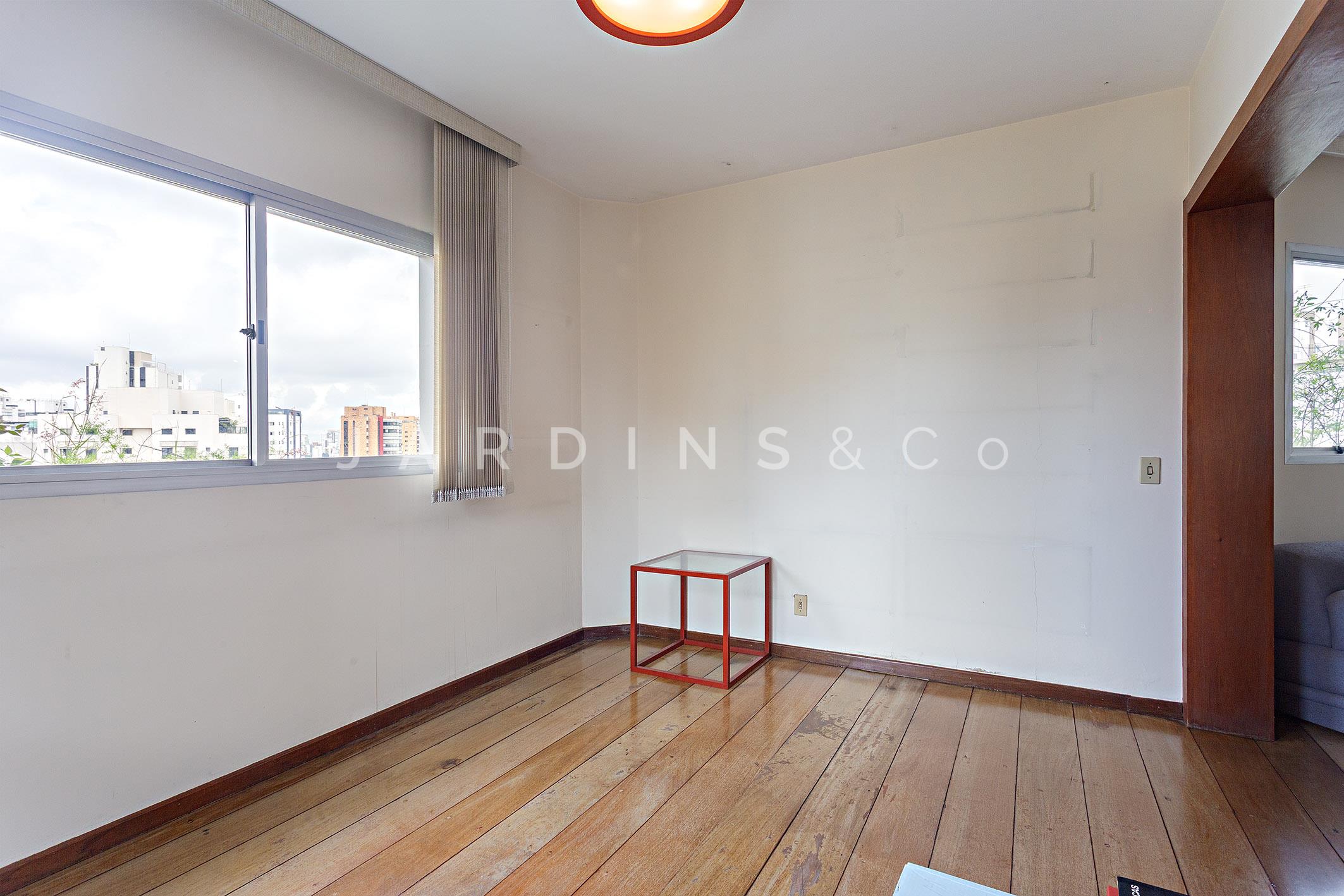 Apartamento no Moema Pássaros