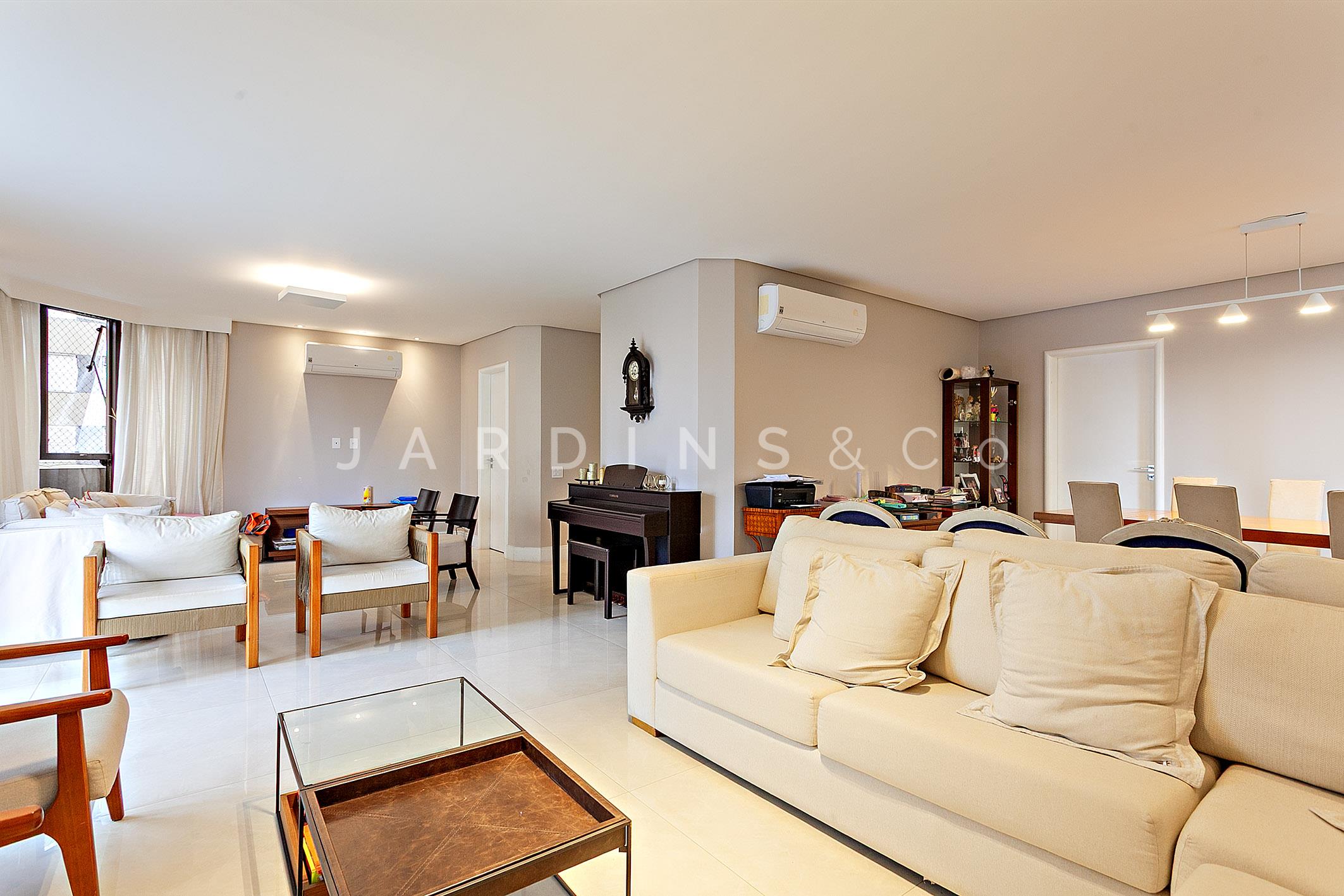Apartamento no Paraíso