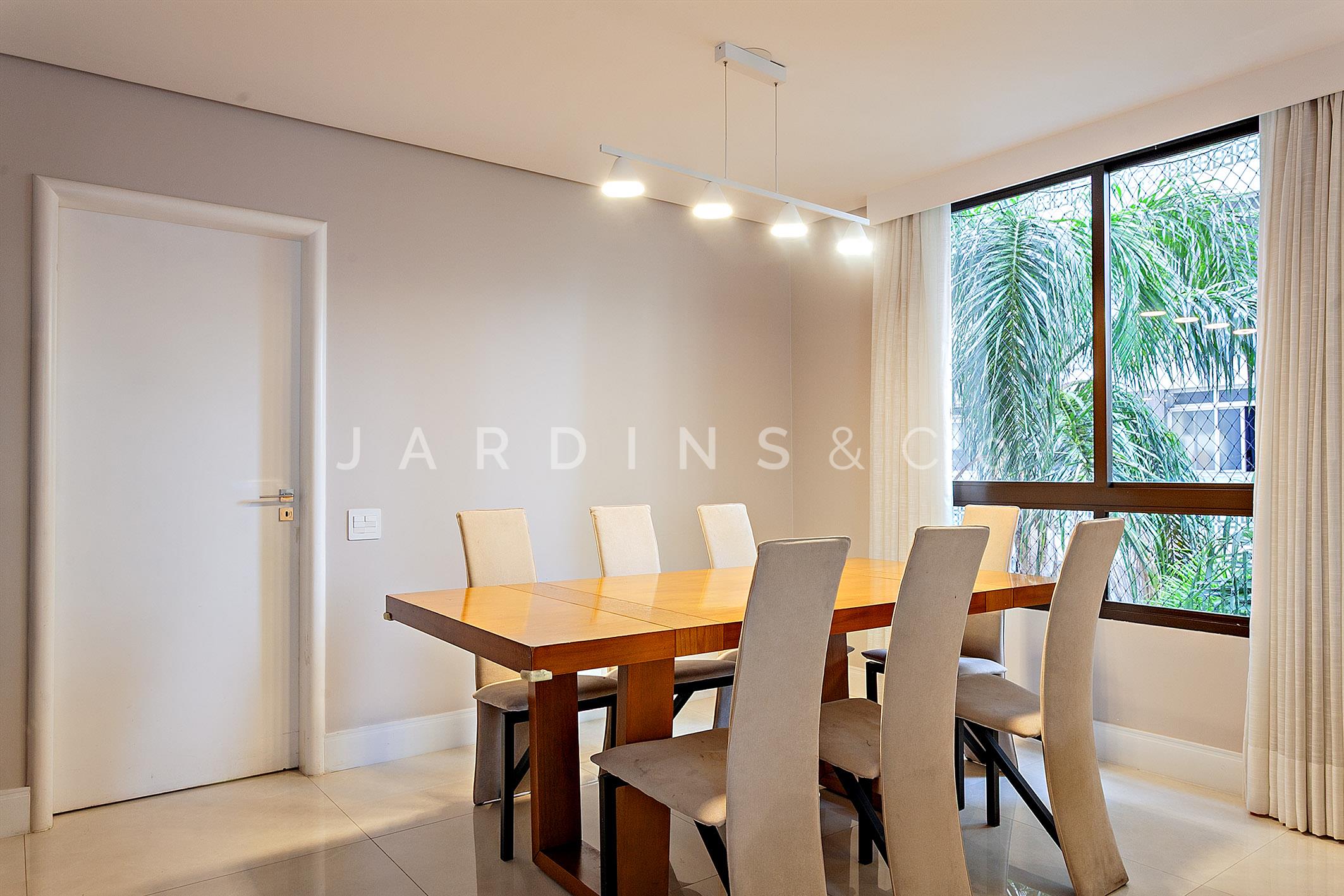 Apartamento no Paraíso