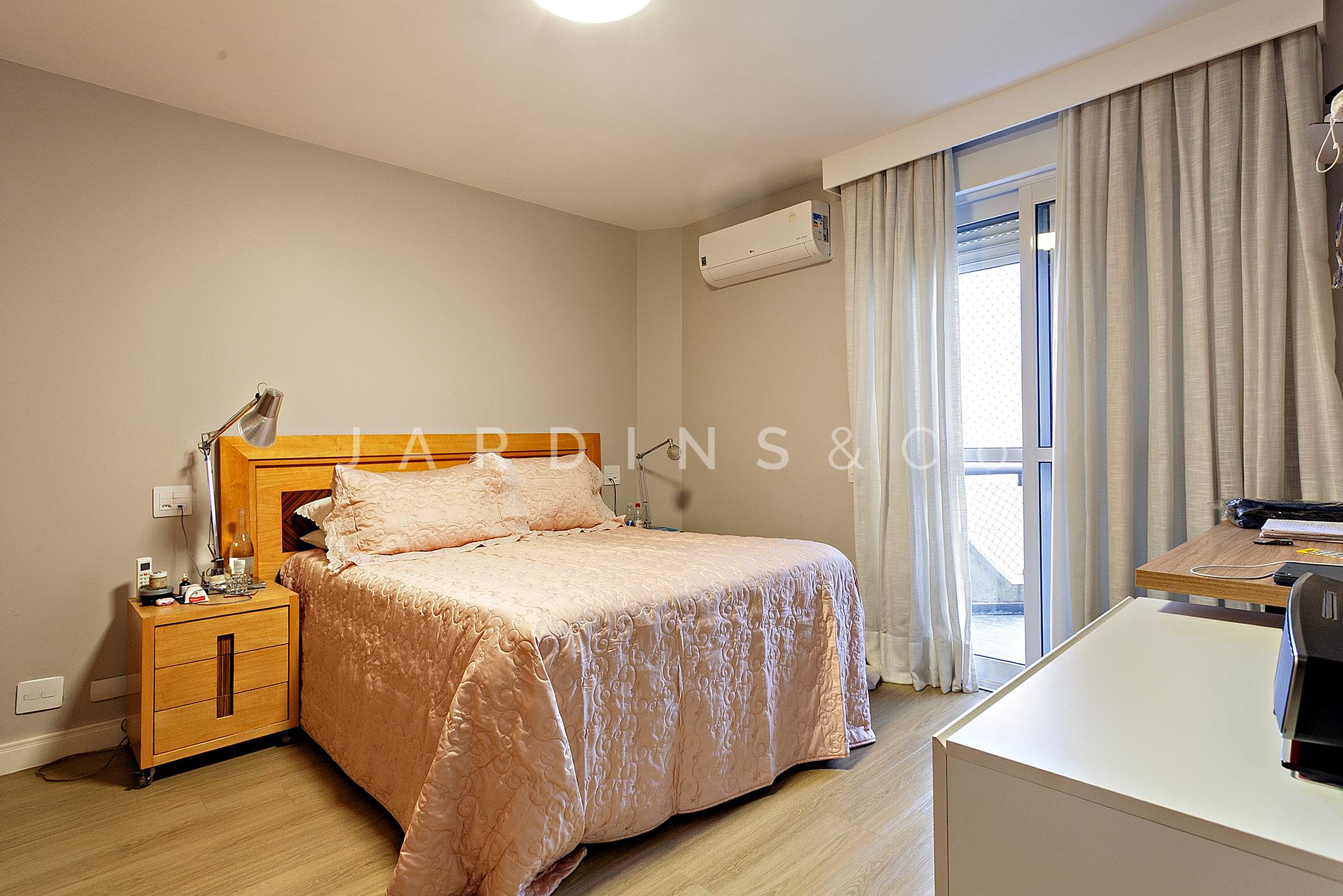 Apartamento no Paraíso