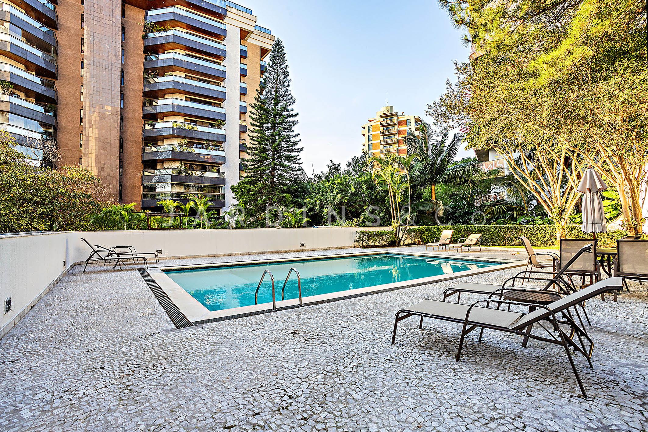 Apartamento no Real Parque