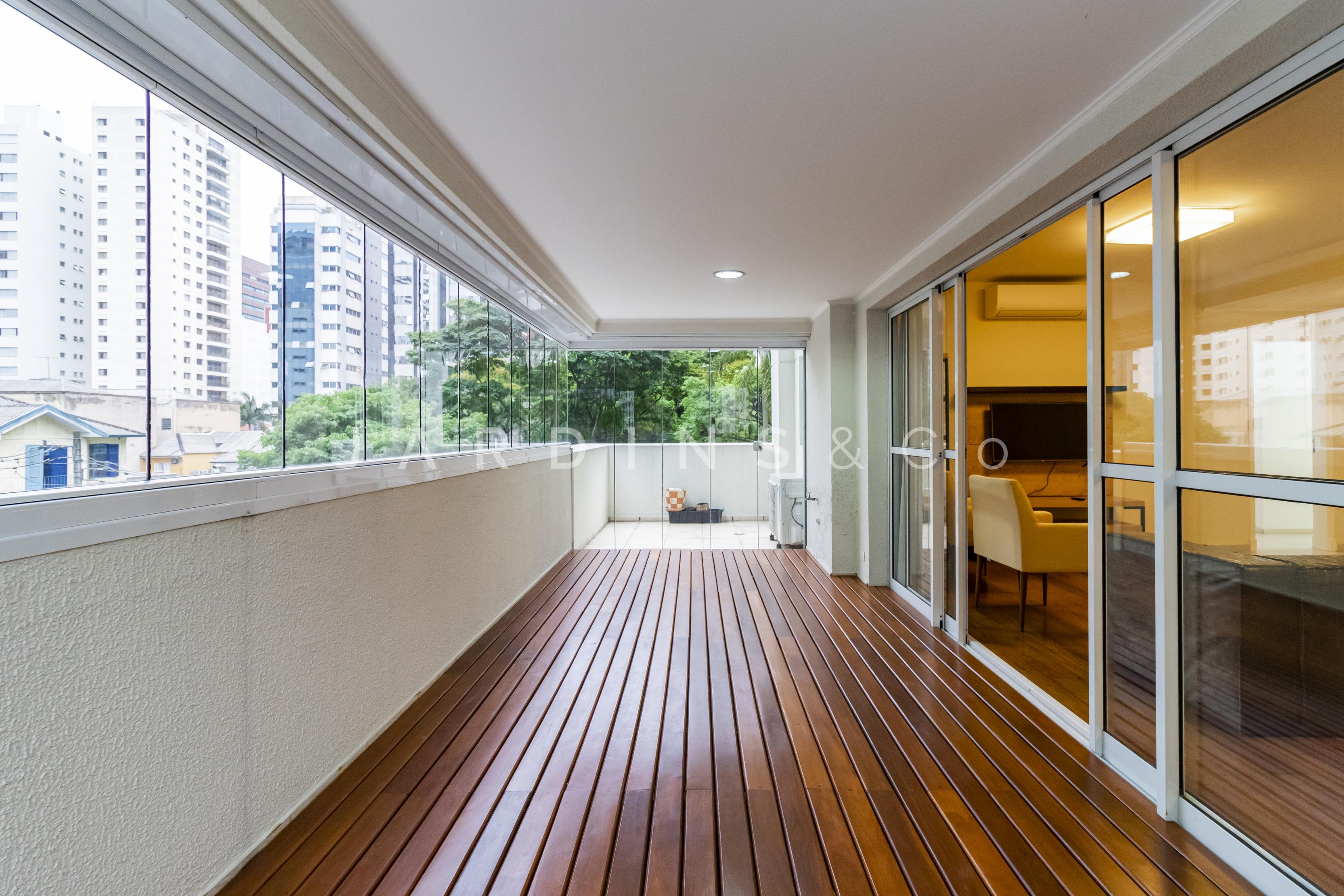 Apartamento no Paraíso