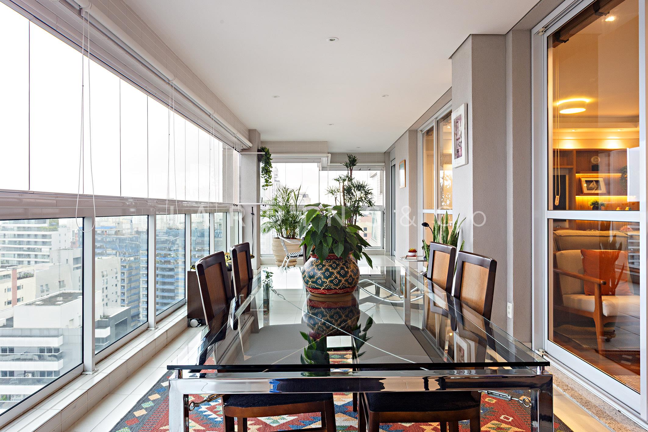Apartamento no Paraíso