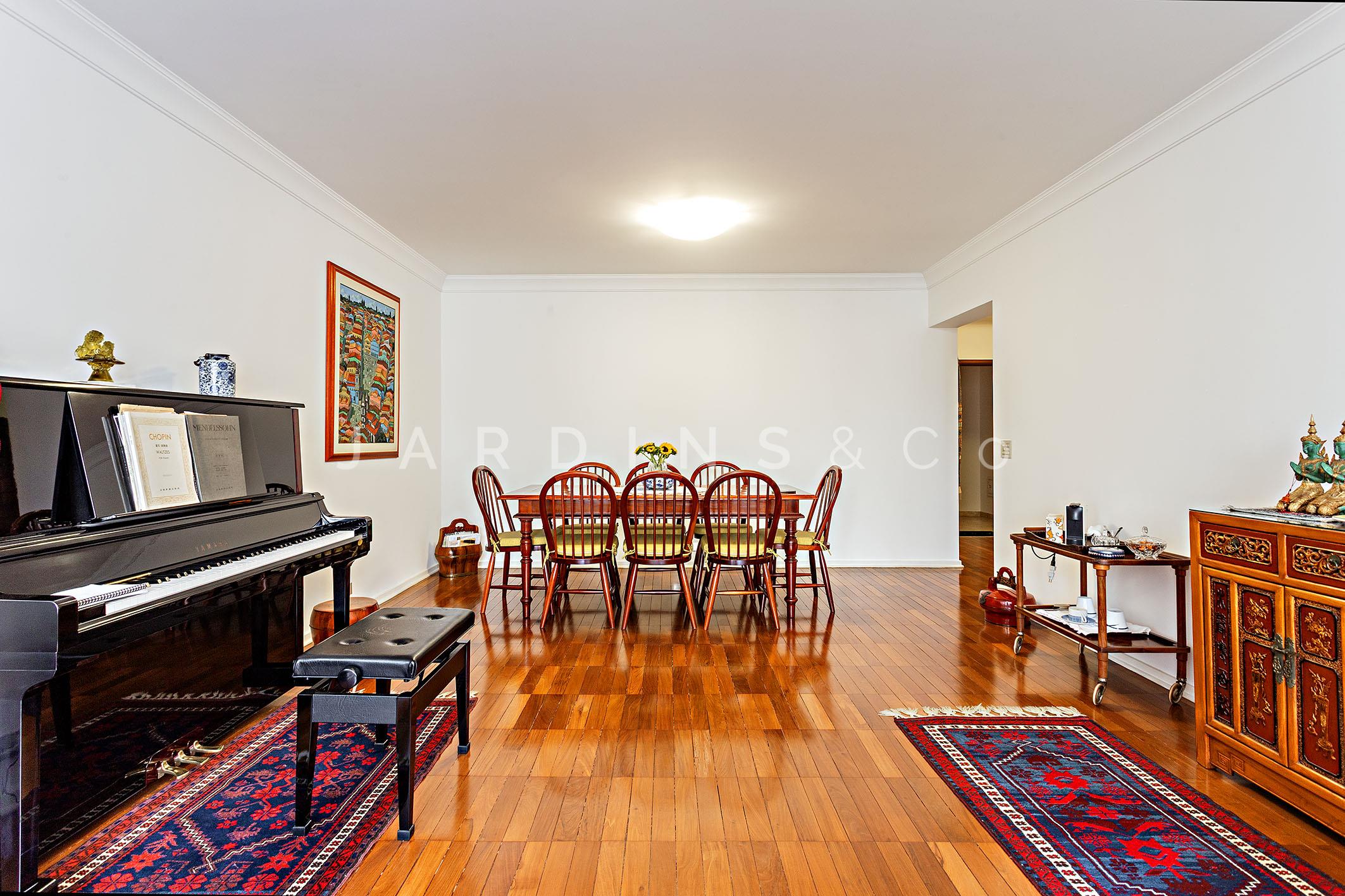 Apartamento no Paraíso