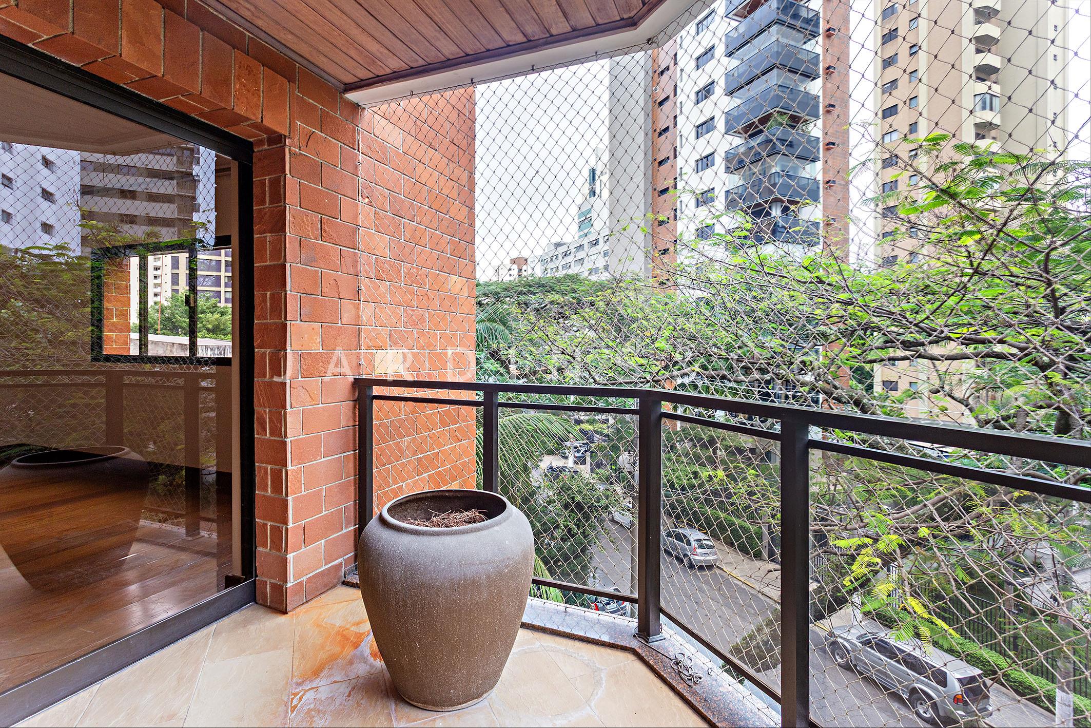 Apartamento no Moema