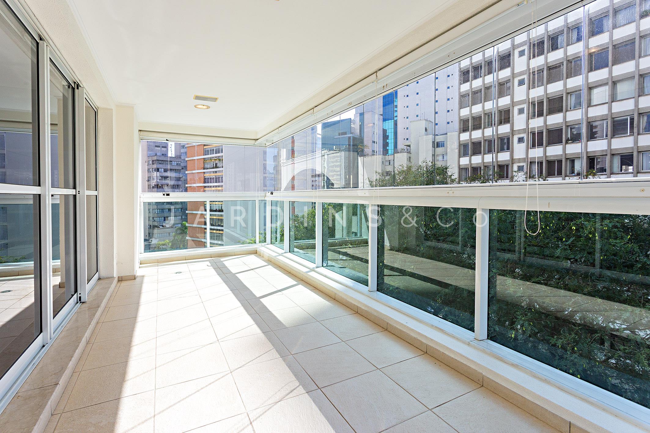 Apartamento no Paraíso