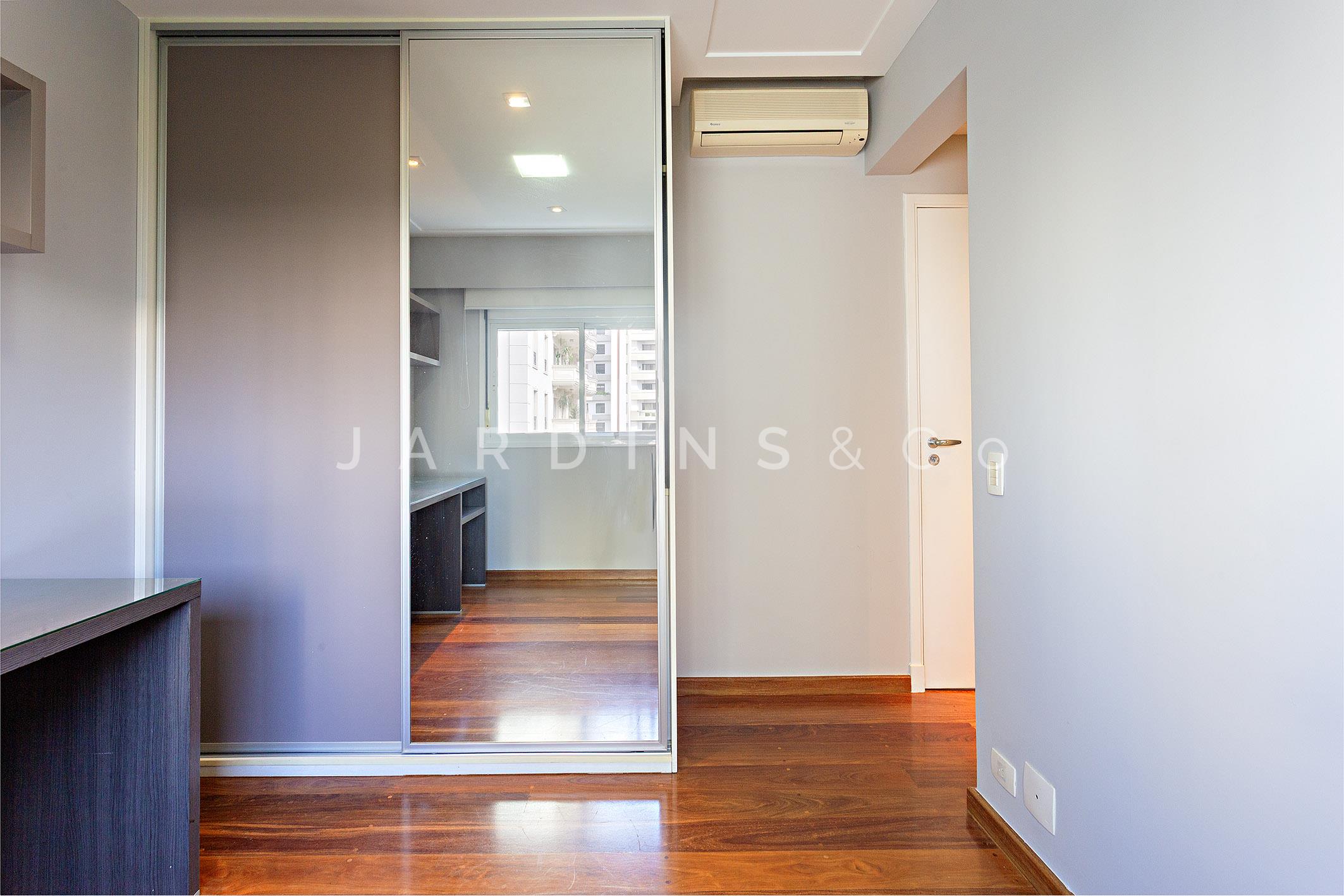 Apartamento no Paraíso