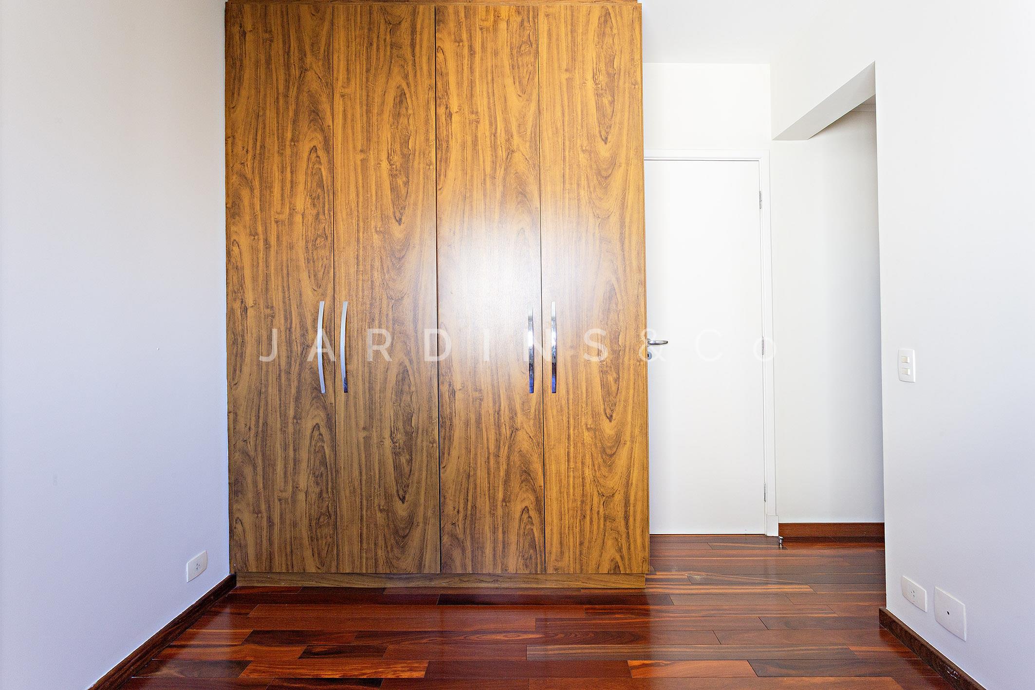 Apartamento no Paraíso