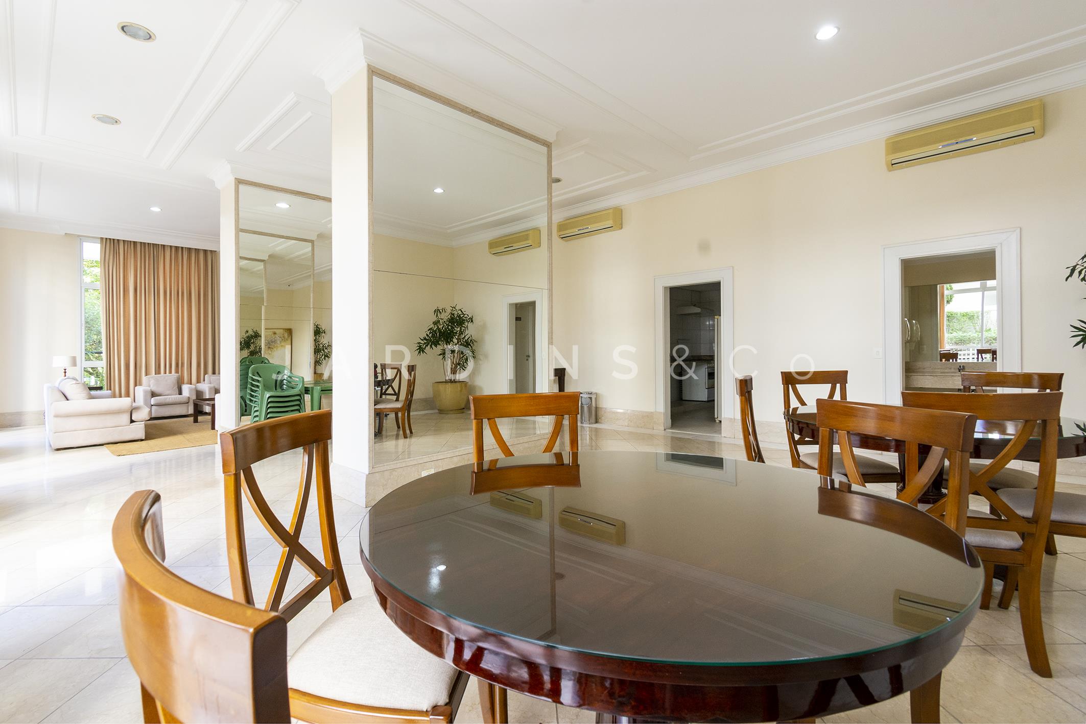 Apartamento no Paraíso