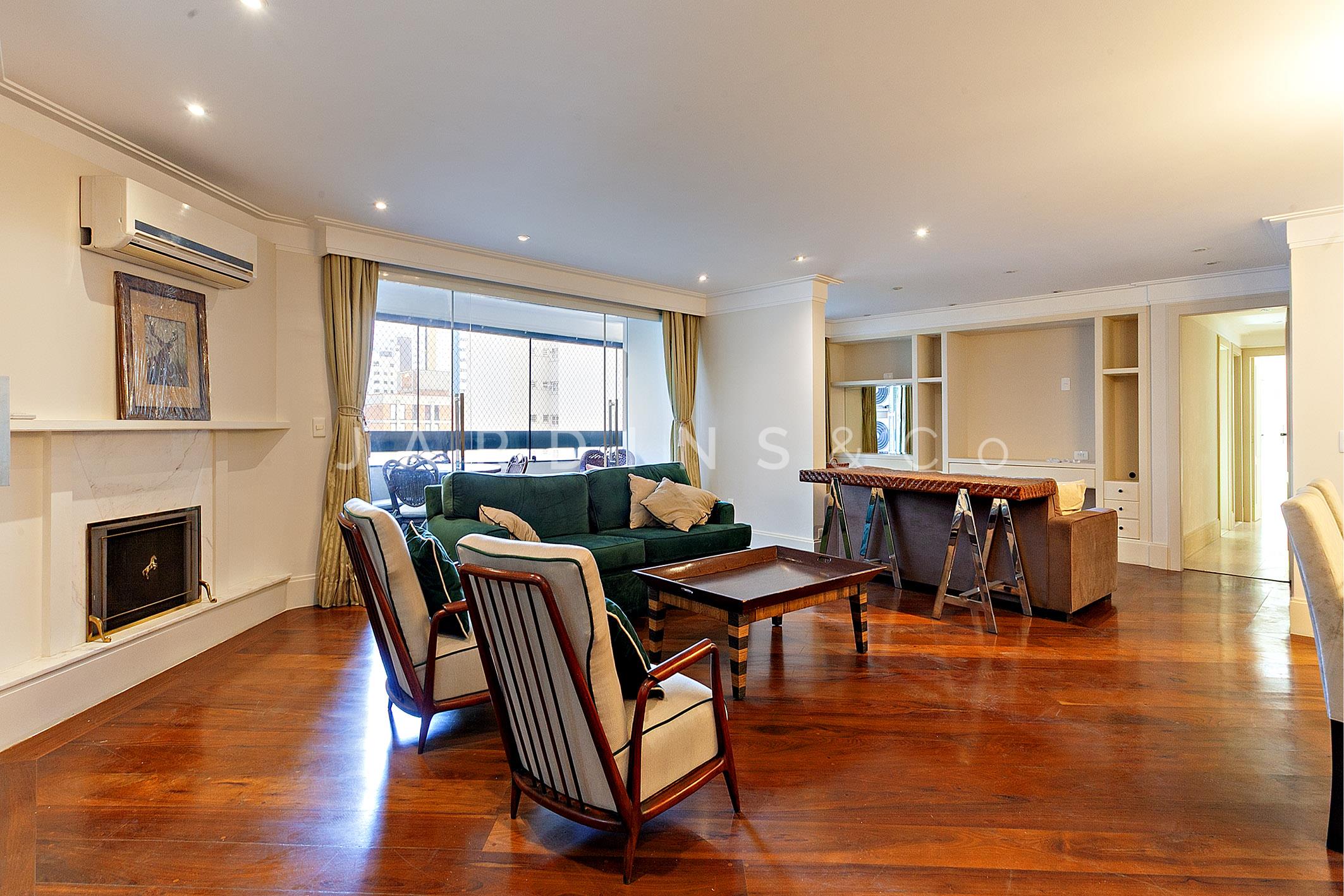 Apartamento no Moema Pássaros