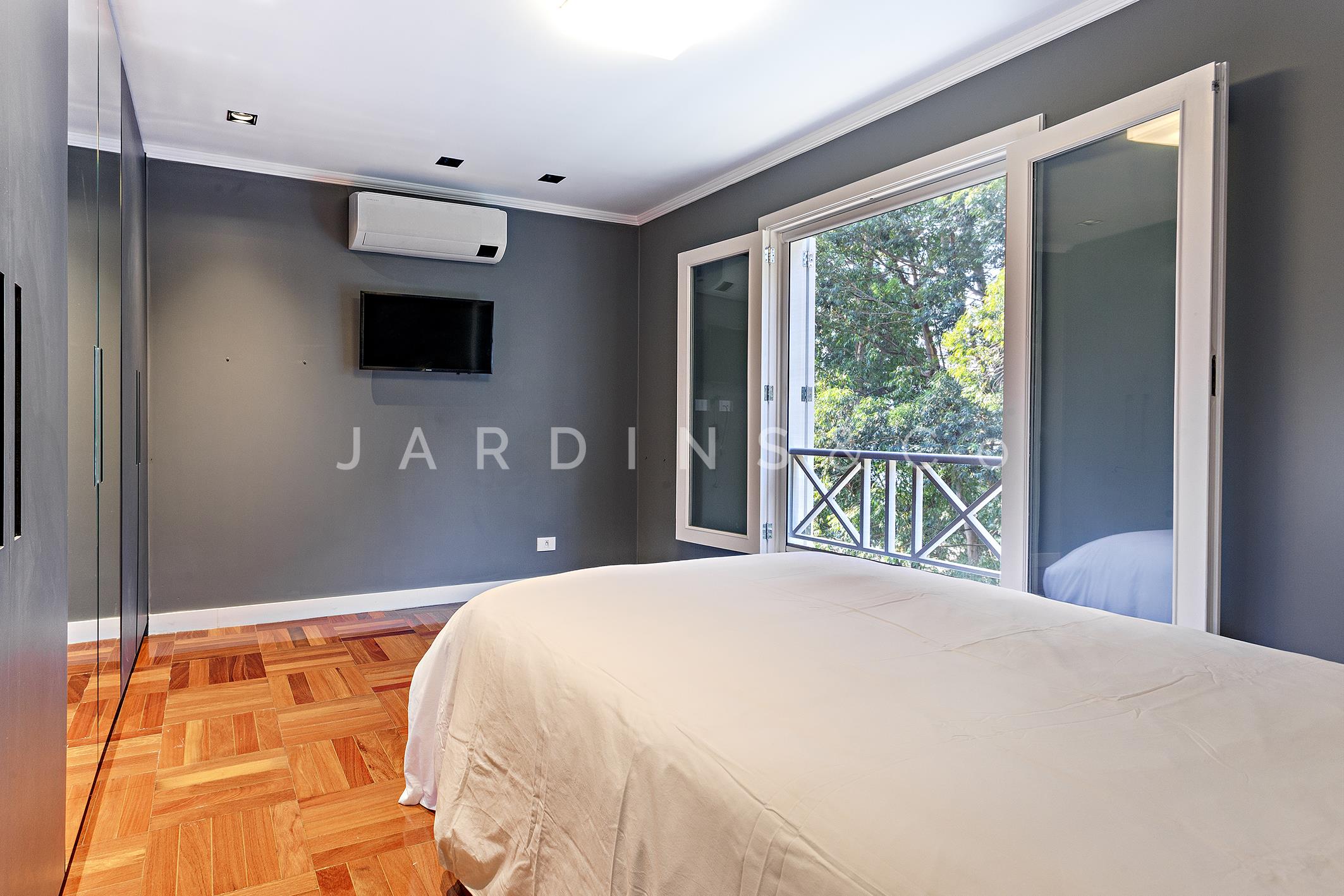 Casa em Condomínio no Jardim Everest
