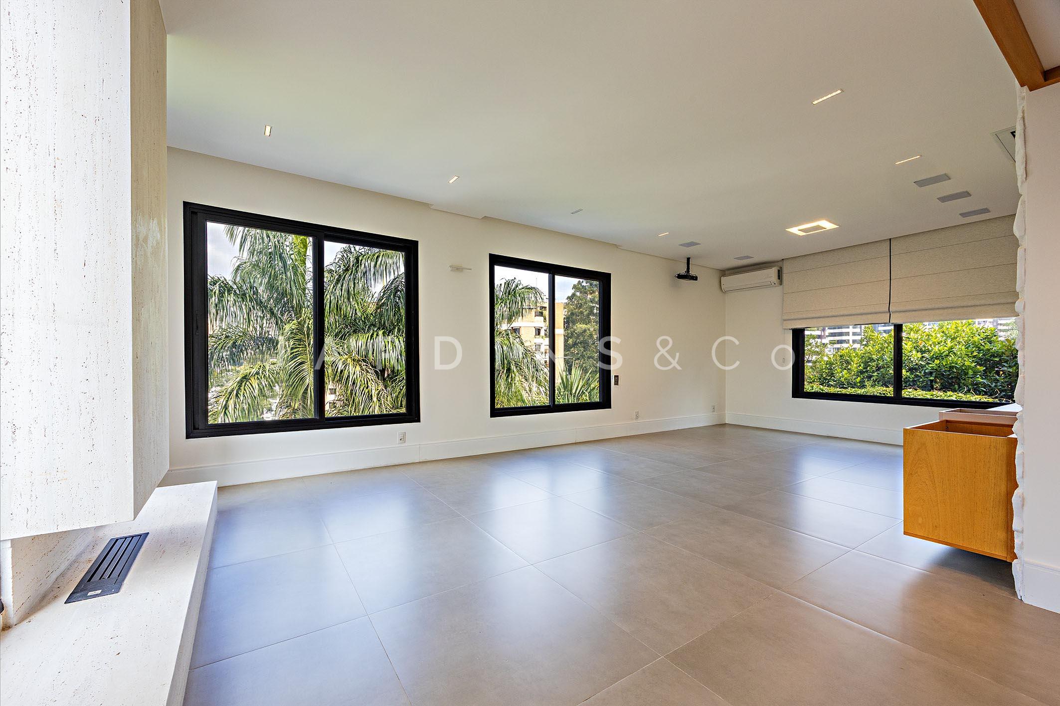 Casa em Condomínio no Jardim Vitória Régia