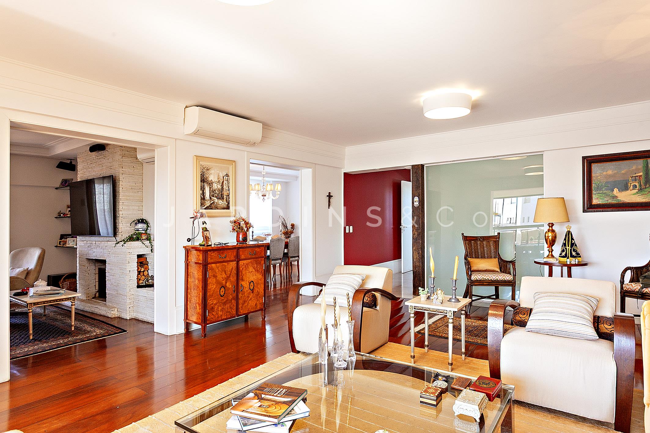 Apartamento no Real Parque