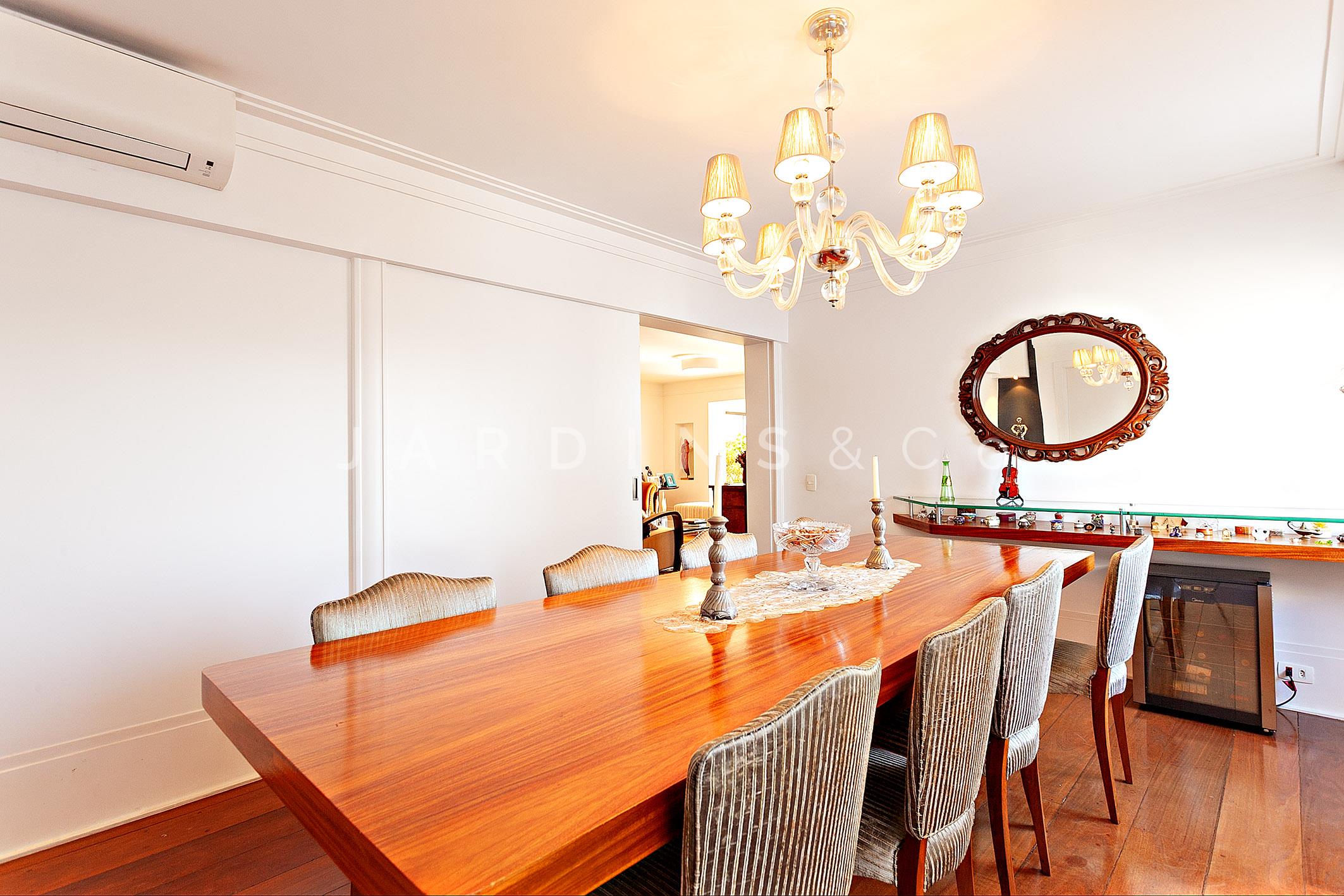 Apartamento no Real Parque