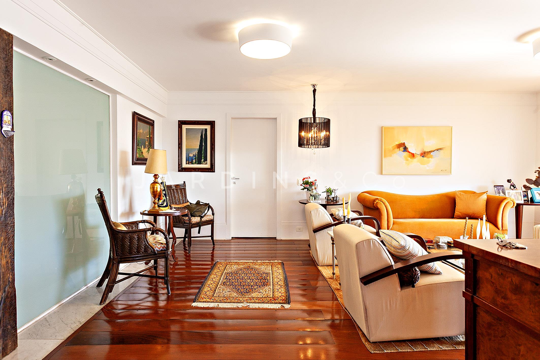 Apartamento no Real Parque