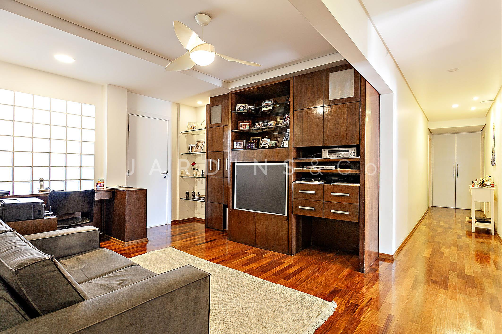 Apartamento no Real Parque