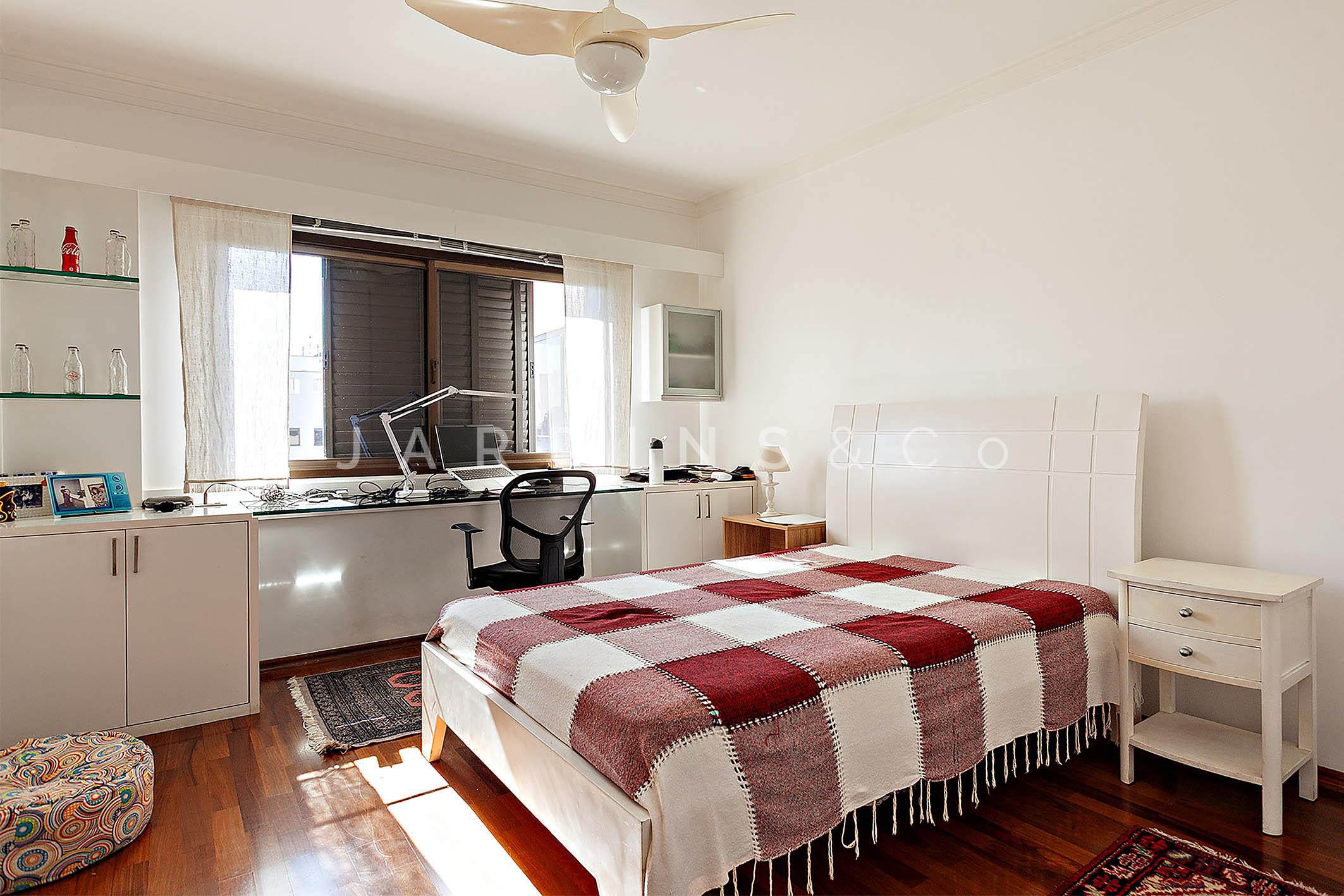 Apartamento no Real Parque