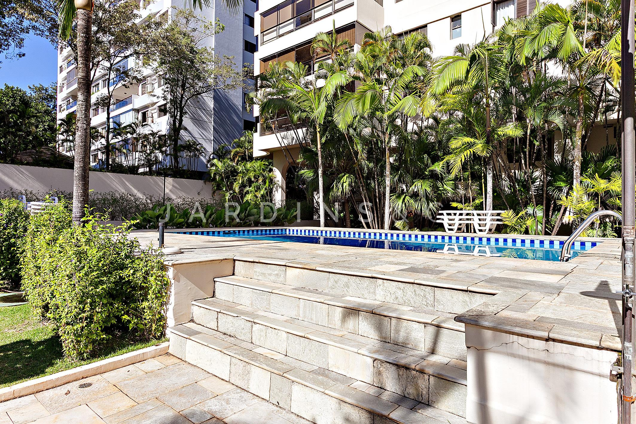 Apartamento no Real Parque