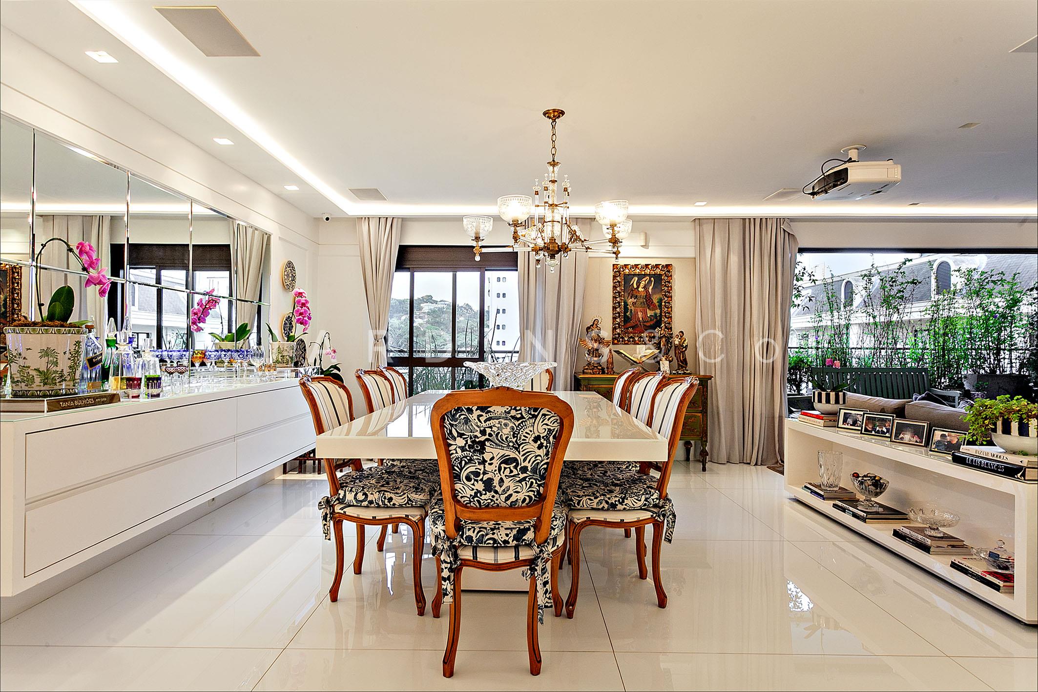 Apartamento no Real Parque