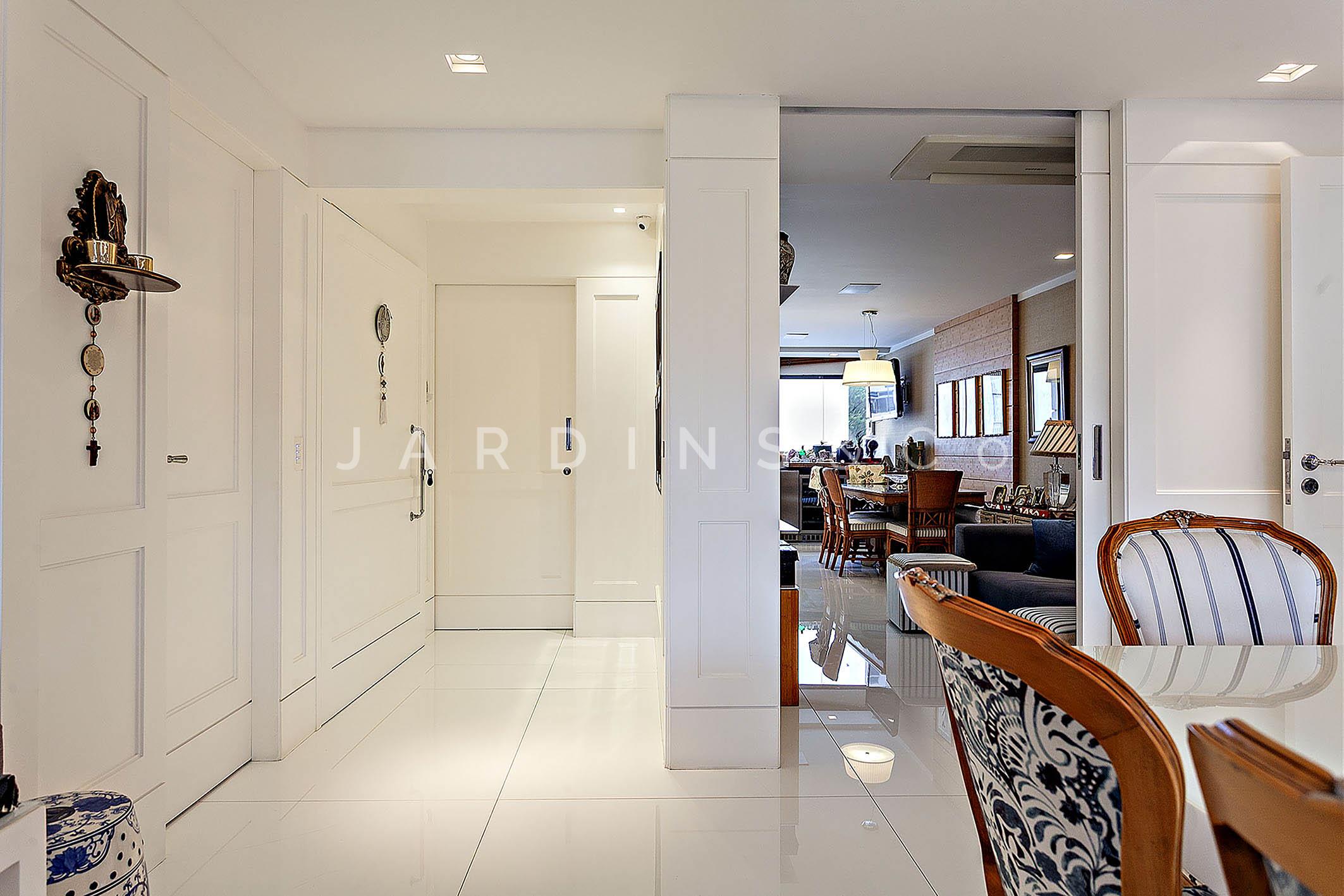 Apartamento no Real Parque