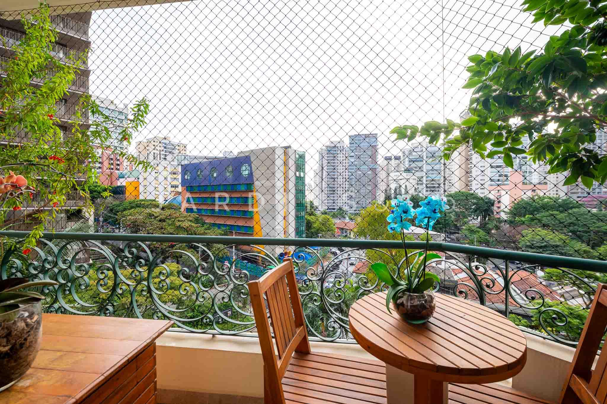 Apartamento no Indianópolis