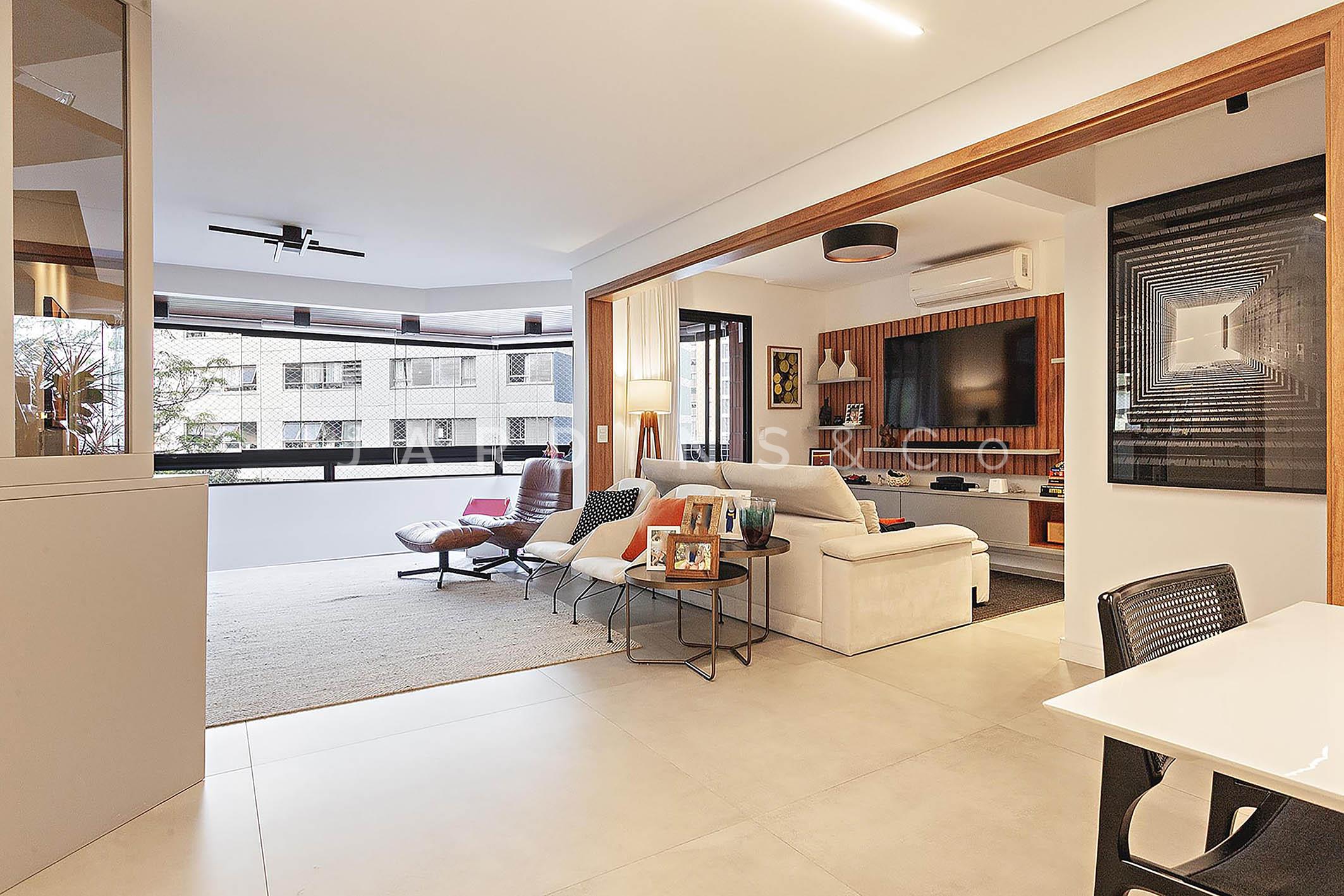 Apartamento no Moema Pássaros