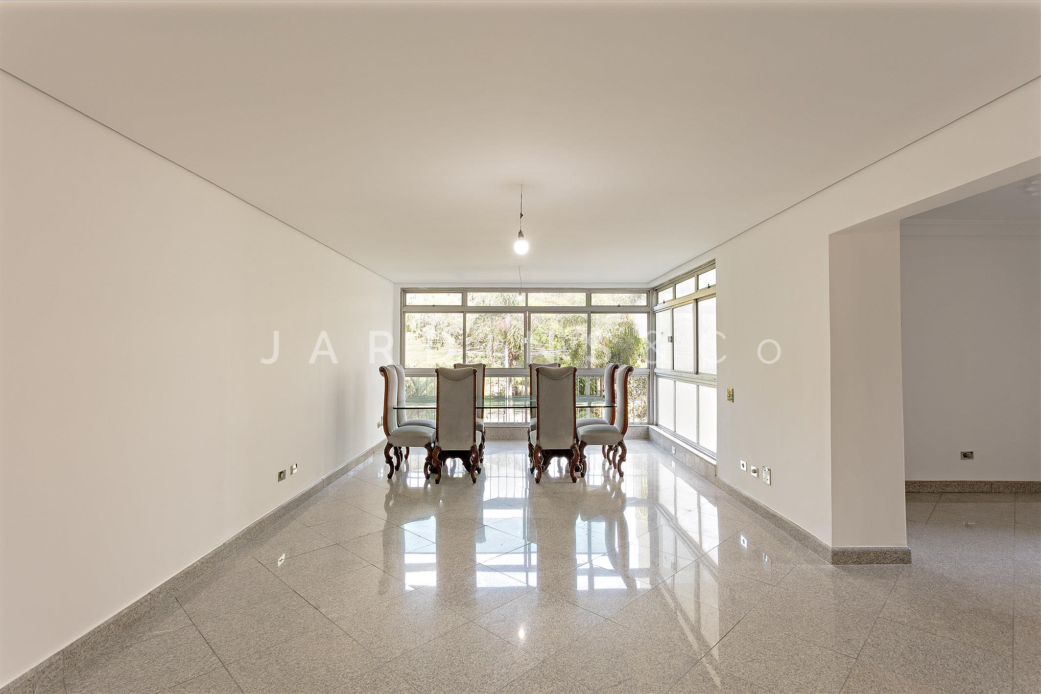 Apartamento no Paraíso