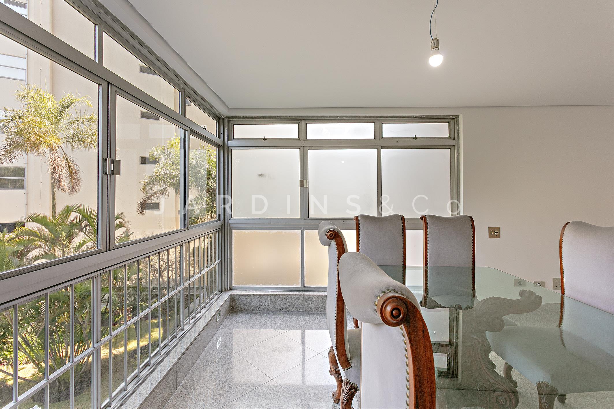 Apartamento no Paraíso