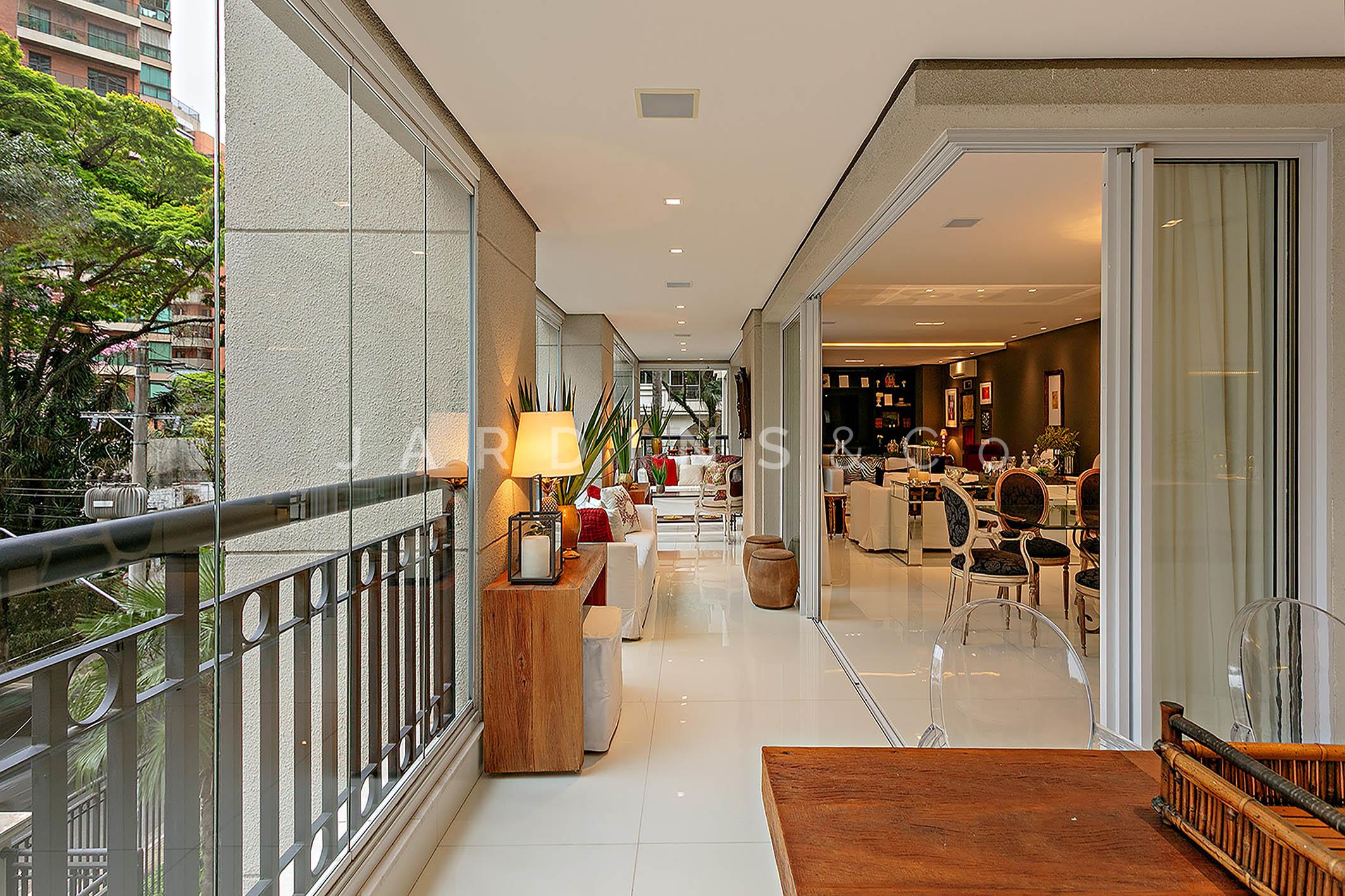 Apartamento no Moema Pássaros