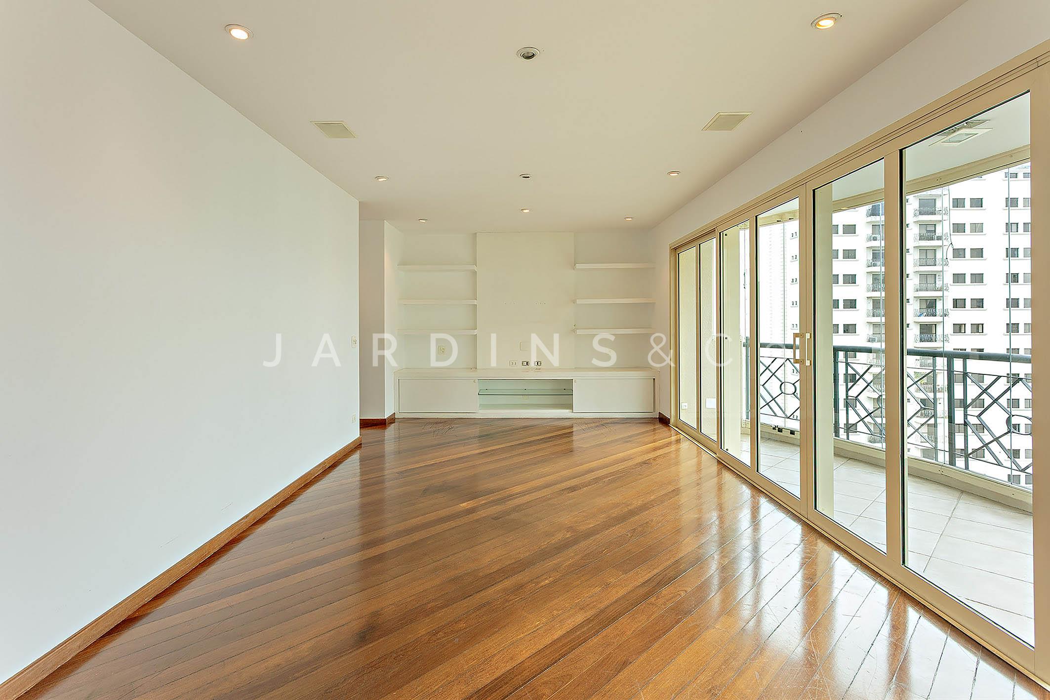 Apartamento no Moema Pássaros