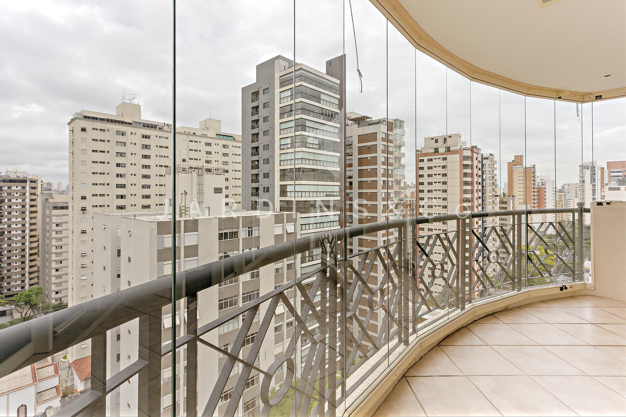 Apartamento no Moema Pássaros