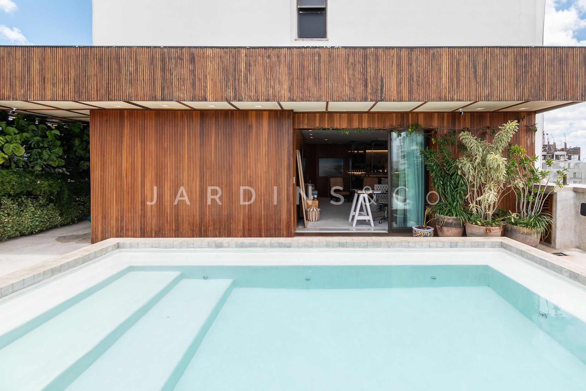 Cobertura no Indianópolis