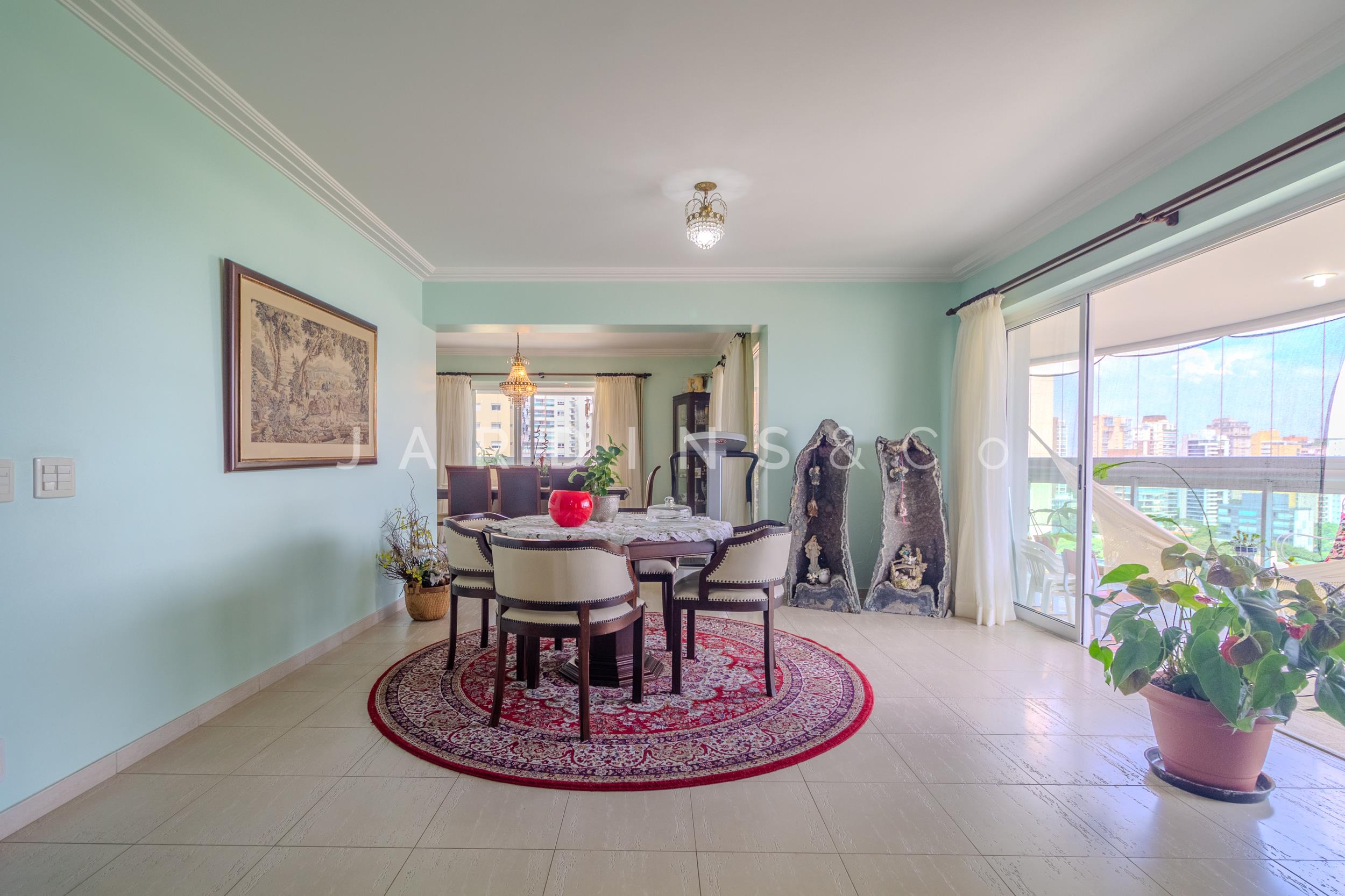 Apartamento no Paraíso