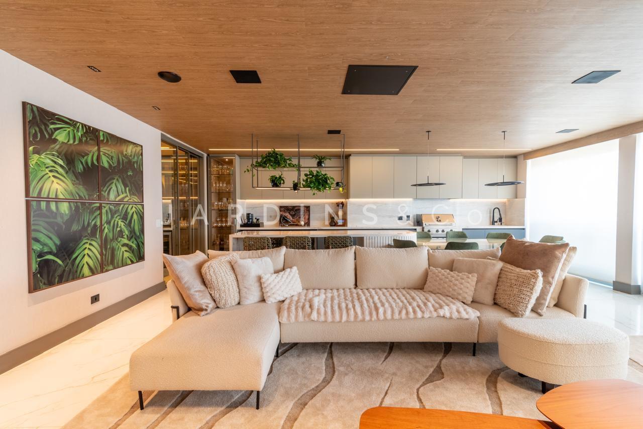 Apartamento no Real Parque