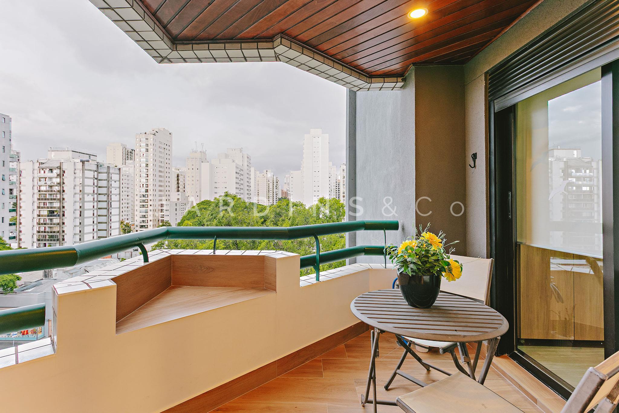 Apartamento no Moema Pássaros