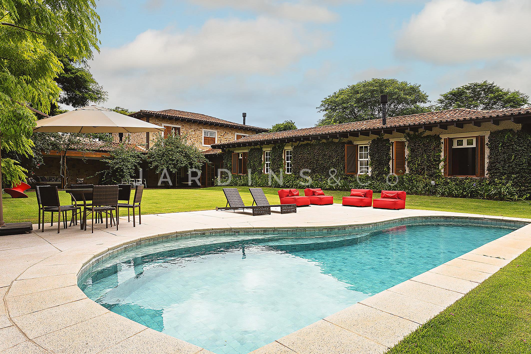 Casa em Condomínio no Chácara Jaraguá