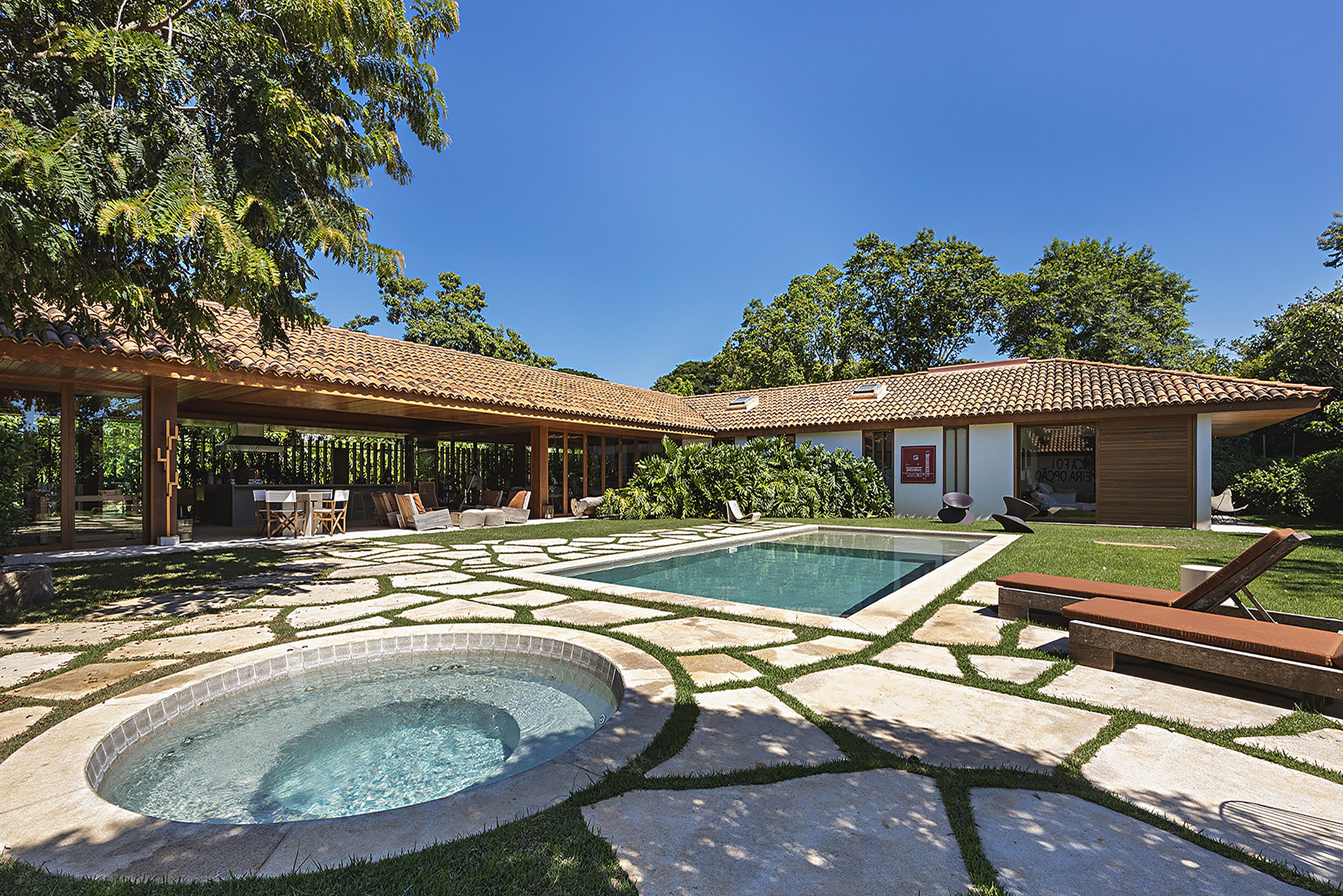 Casa em Condomínio no Chácara Jaraguá