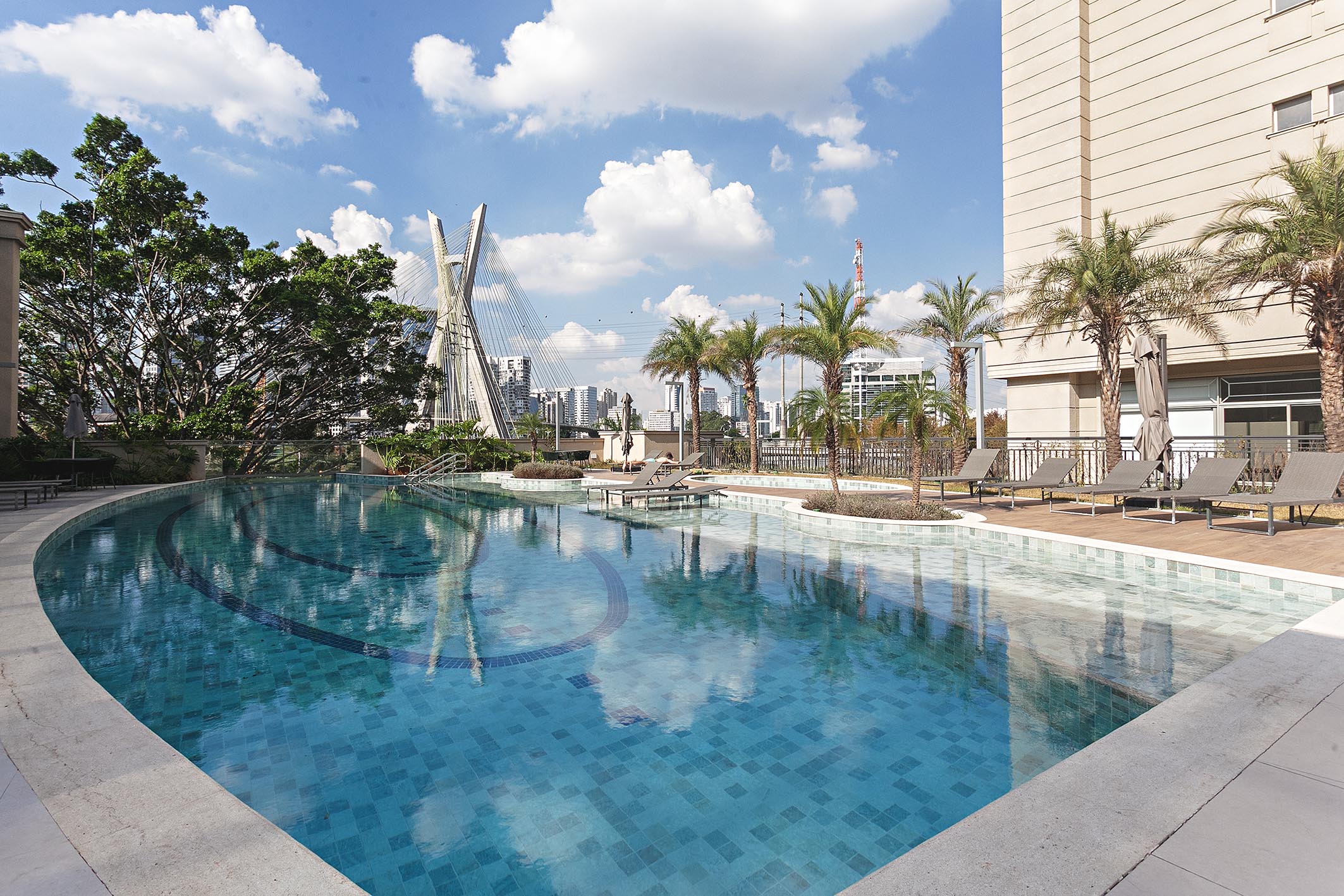 Apartamento no Real Parque