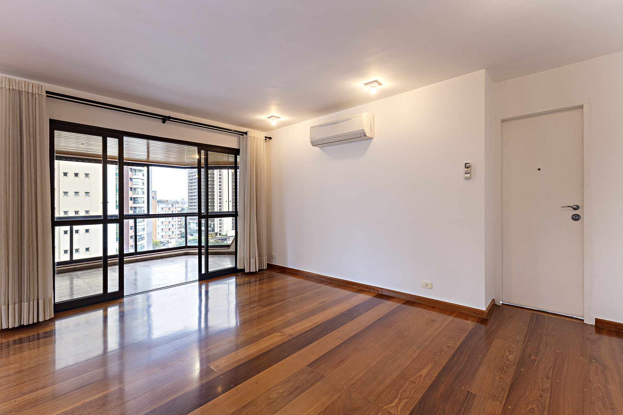 Apartamento no Indianópolis