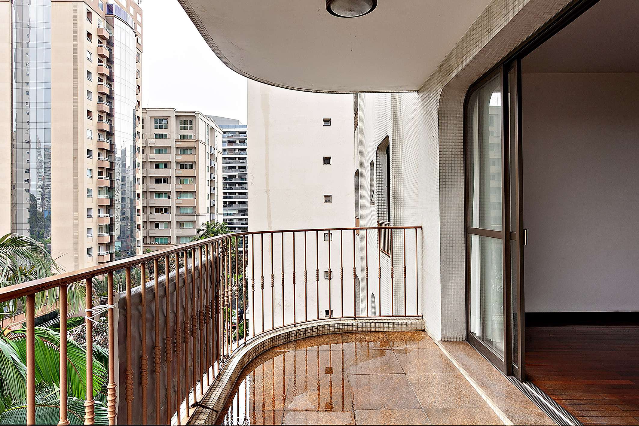 Apartamento no Paraíso