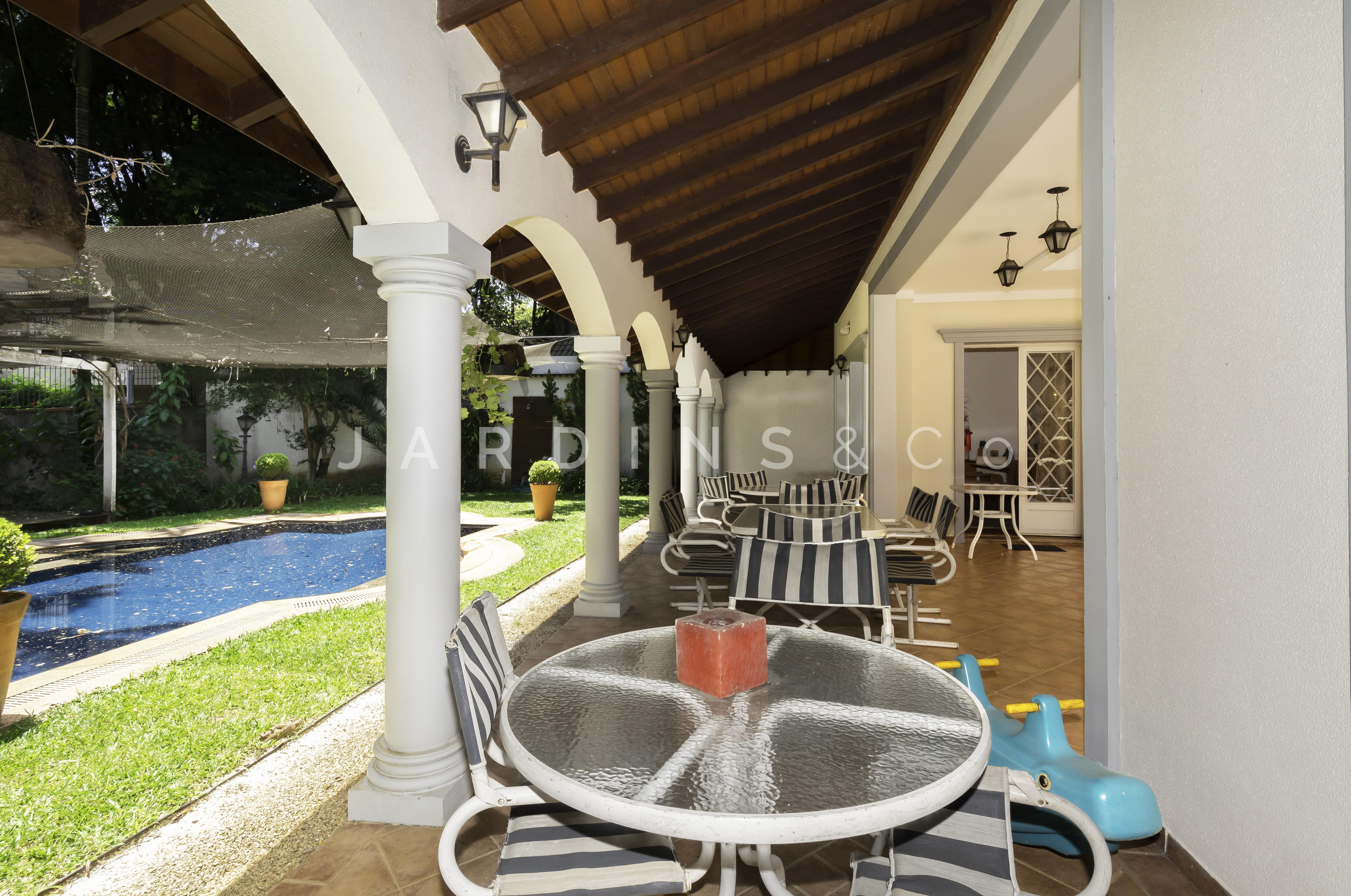 Casa em Condomínio no Jardim Petrópolis
